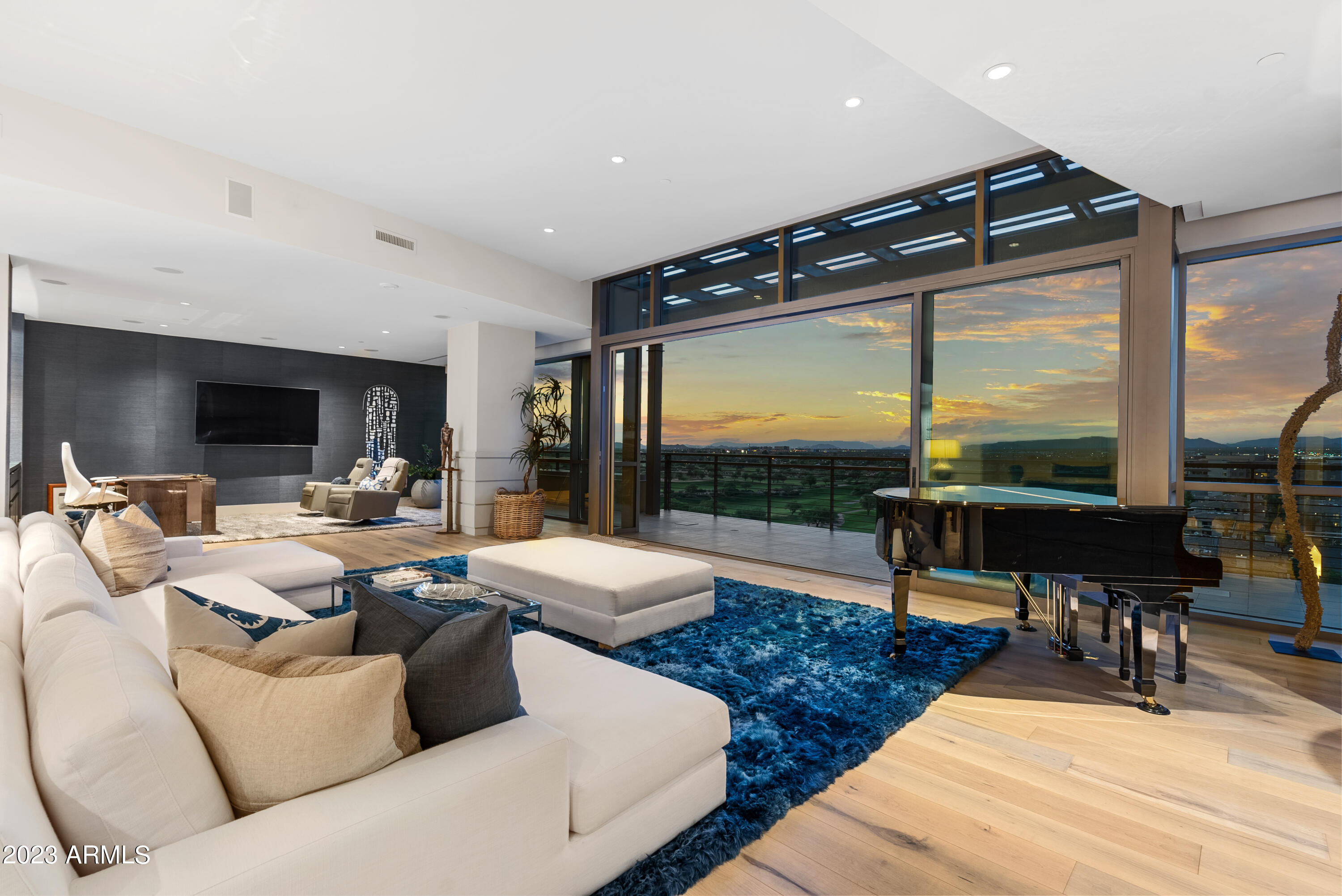 Plaza Lofts at Kierland Commons - Residential