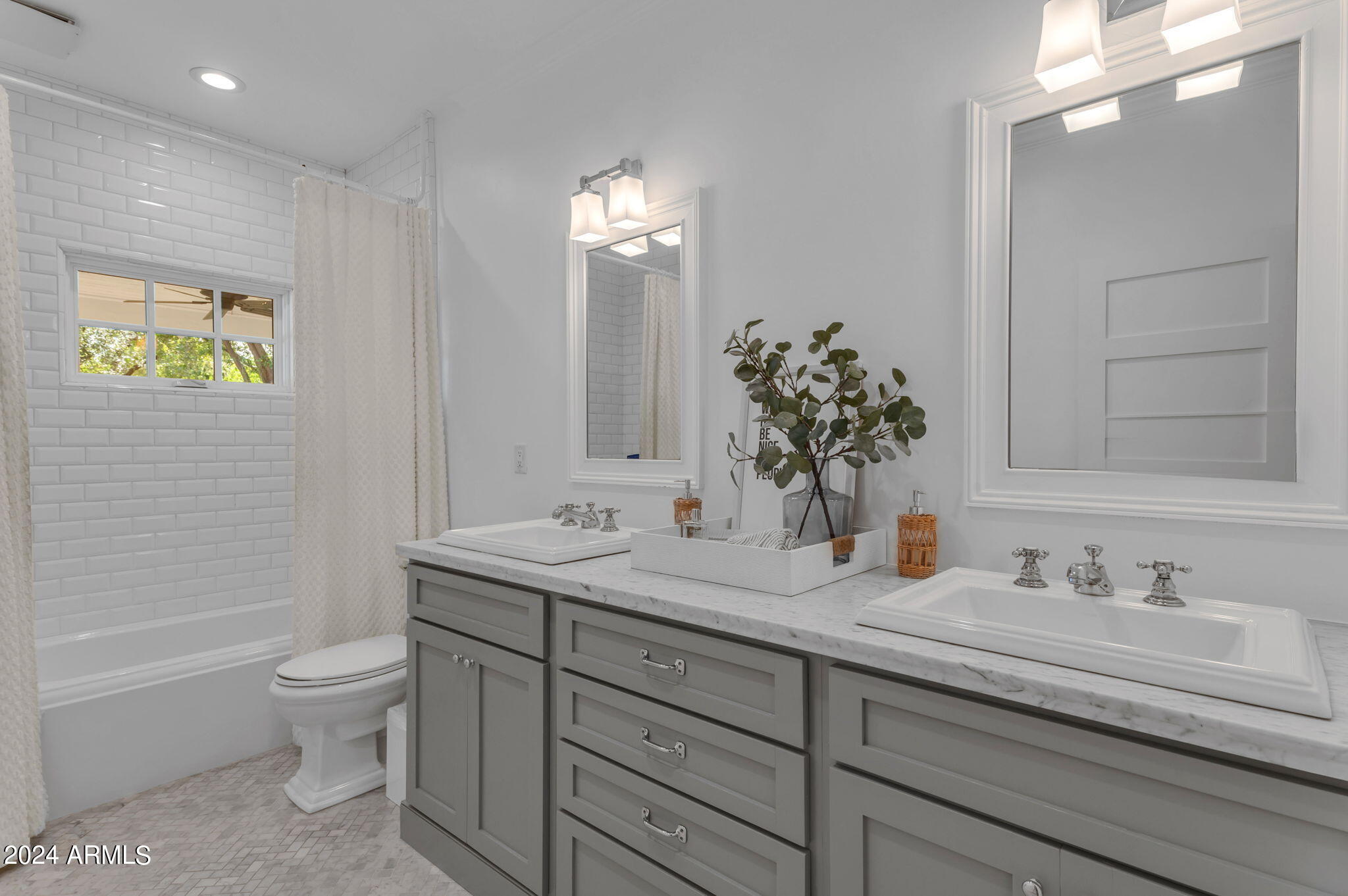 LAFAYETTE VILLA - Residential