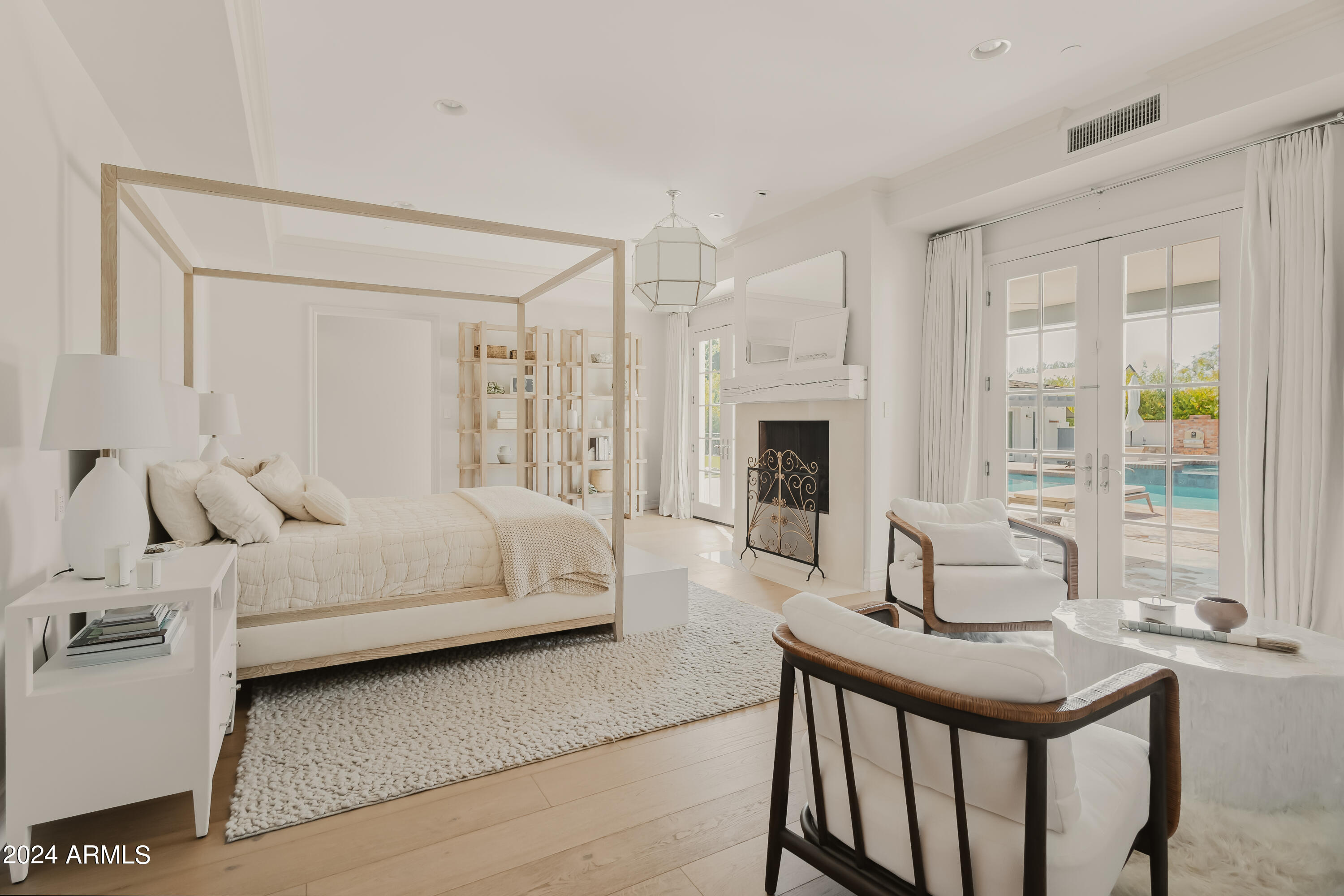 ARCADIA MANORS - Residential