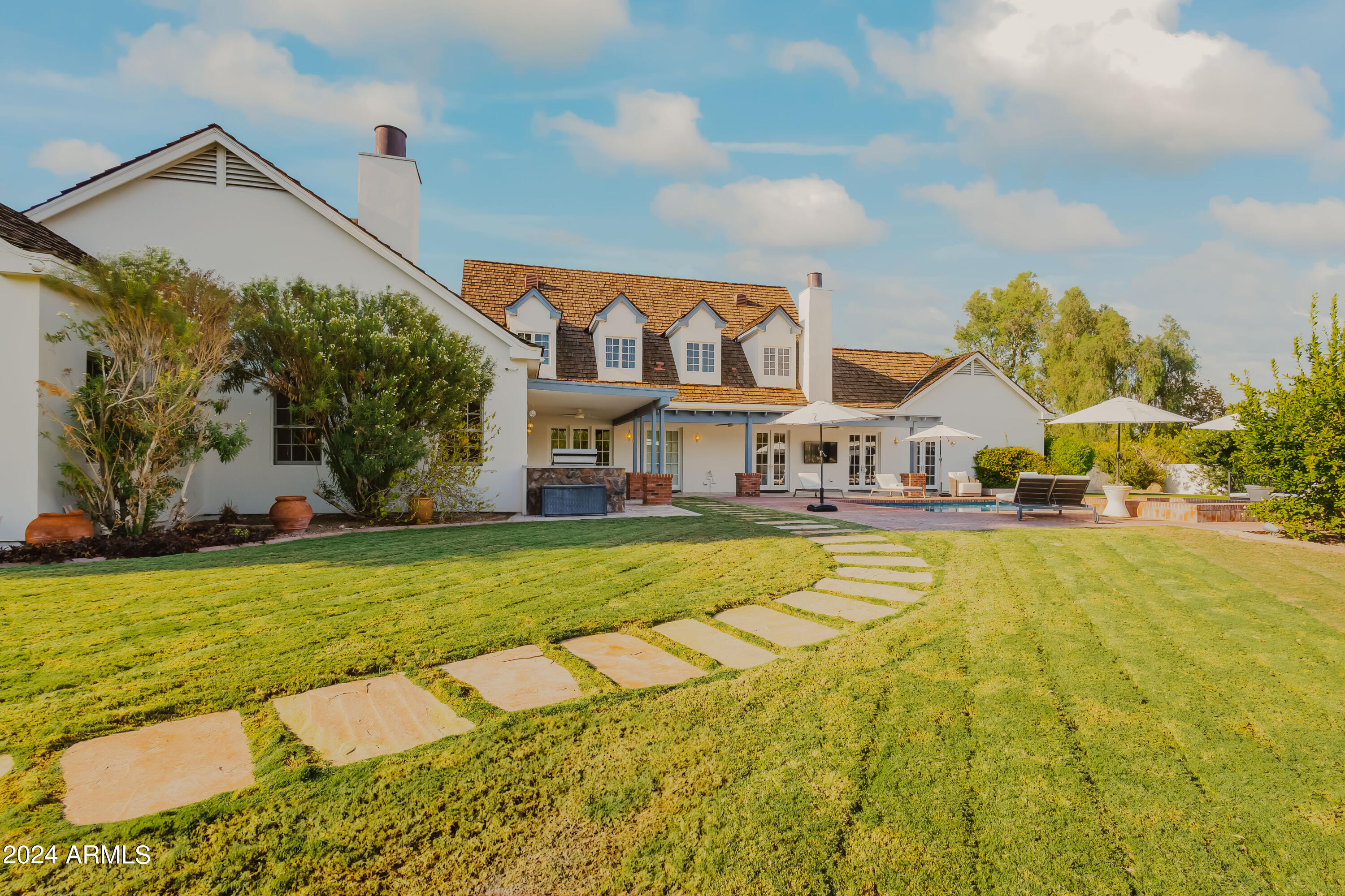 ARCADIA MANORS - Residential