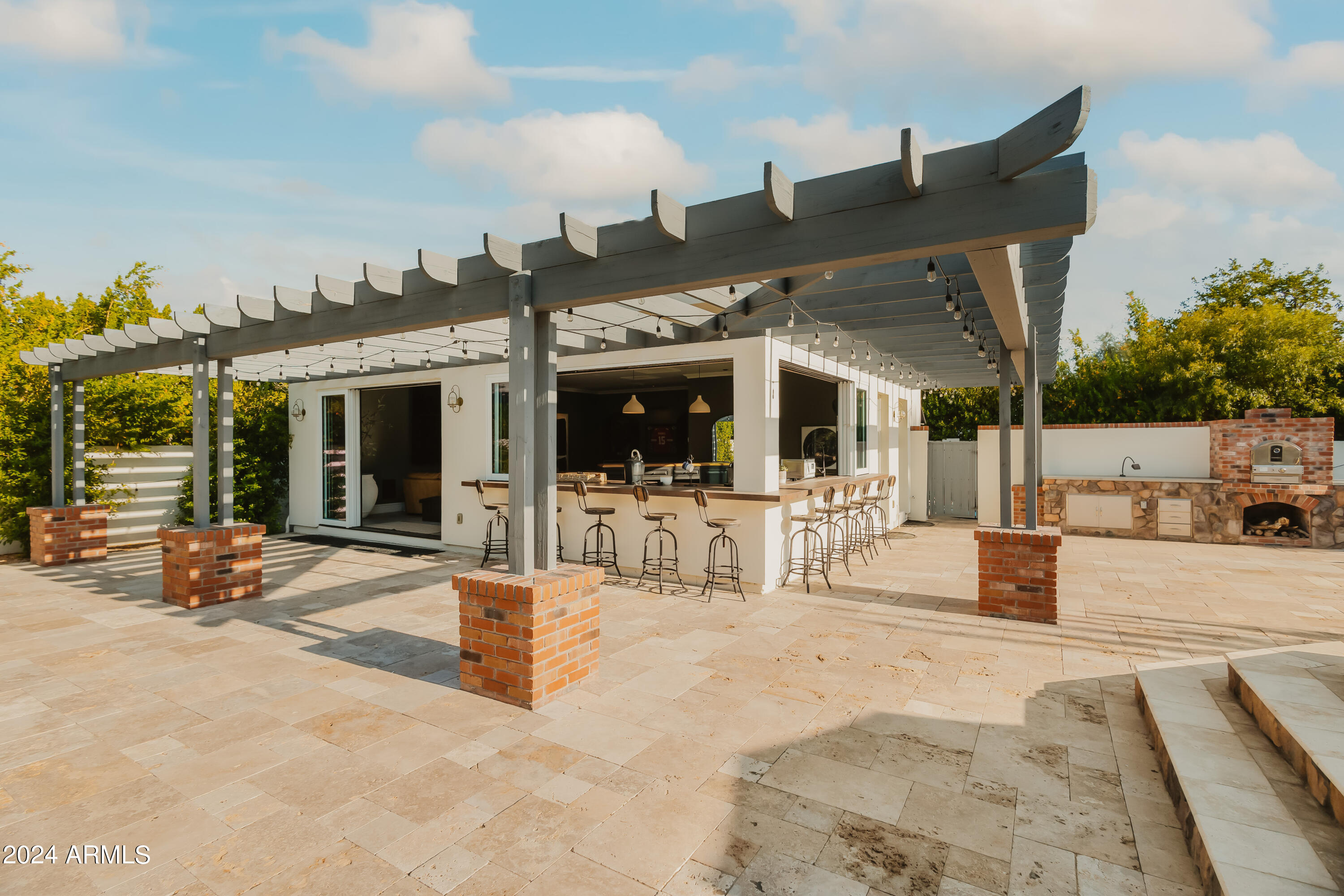 ARCADIA MANORS - Residential