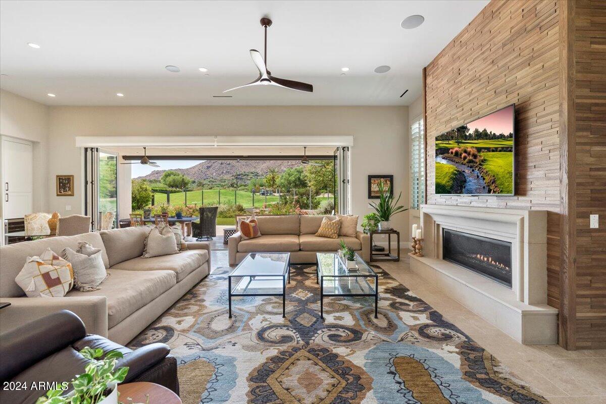 VILLAS AT MOUNTAIN SHADOWS 2 AMD - Residential
