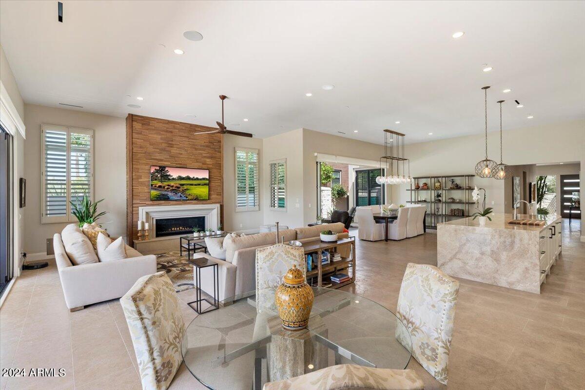 VILLAS AT MOUNTAIN SHADOWS 2 AMD - Residential