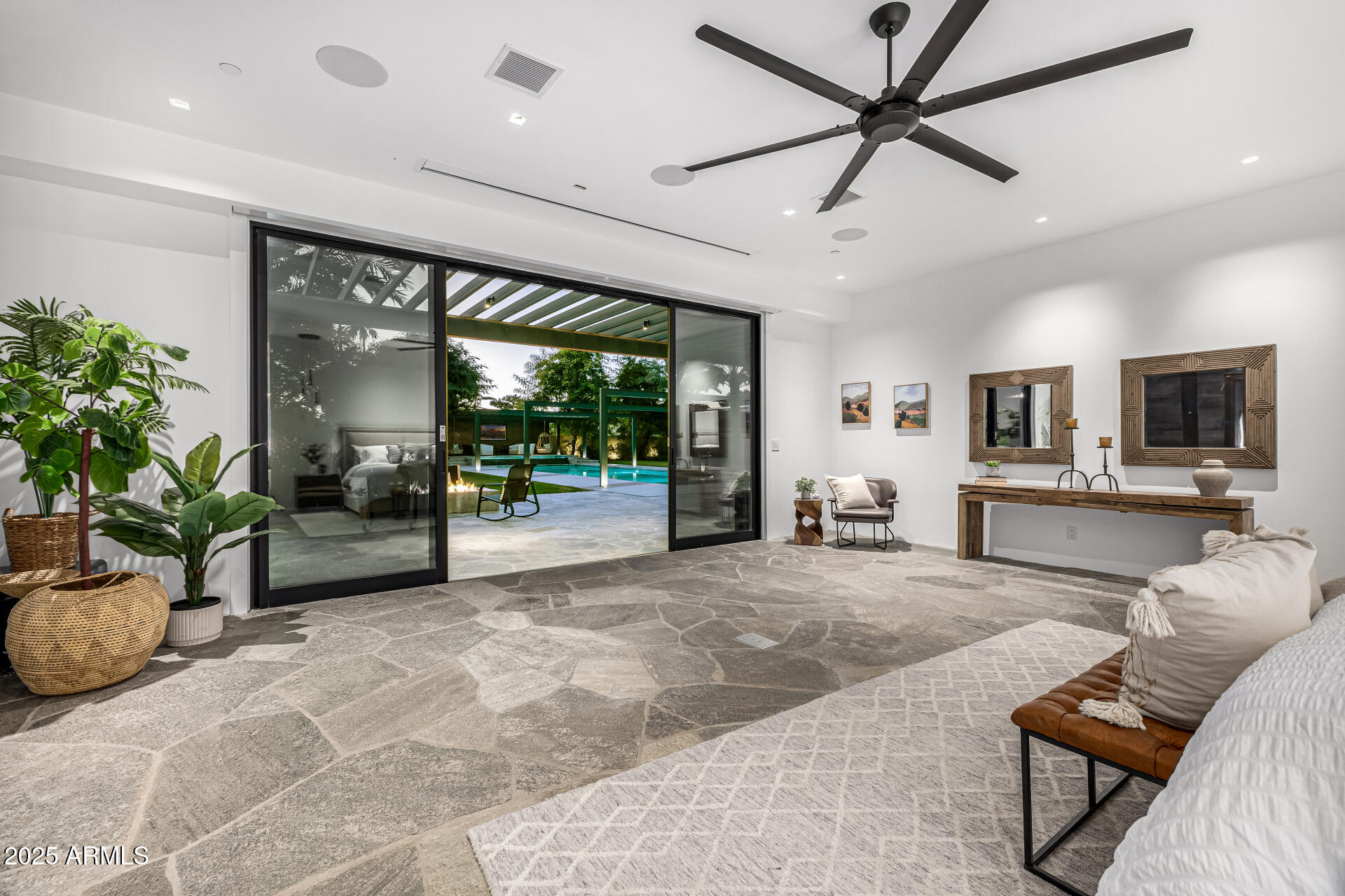 PARADISE VALLEY FARMS - Residential