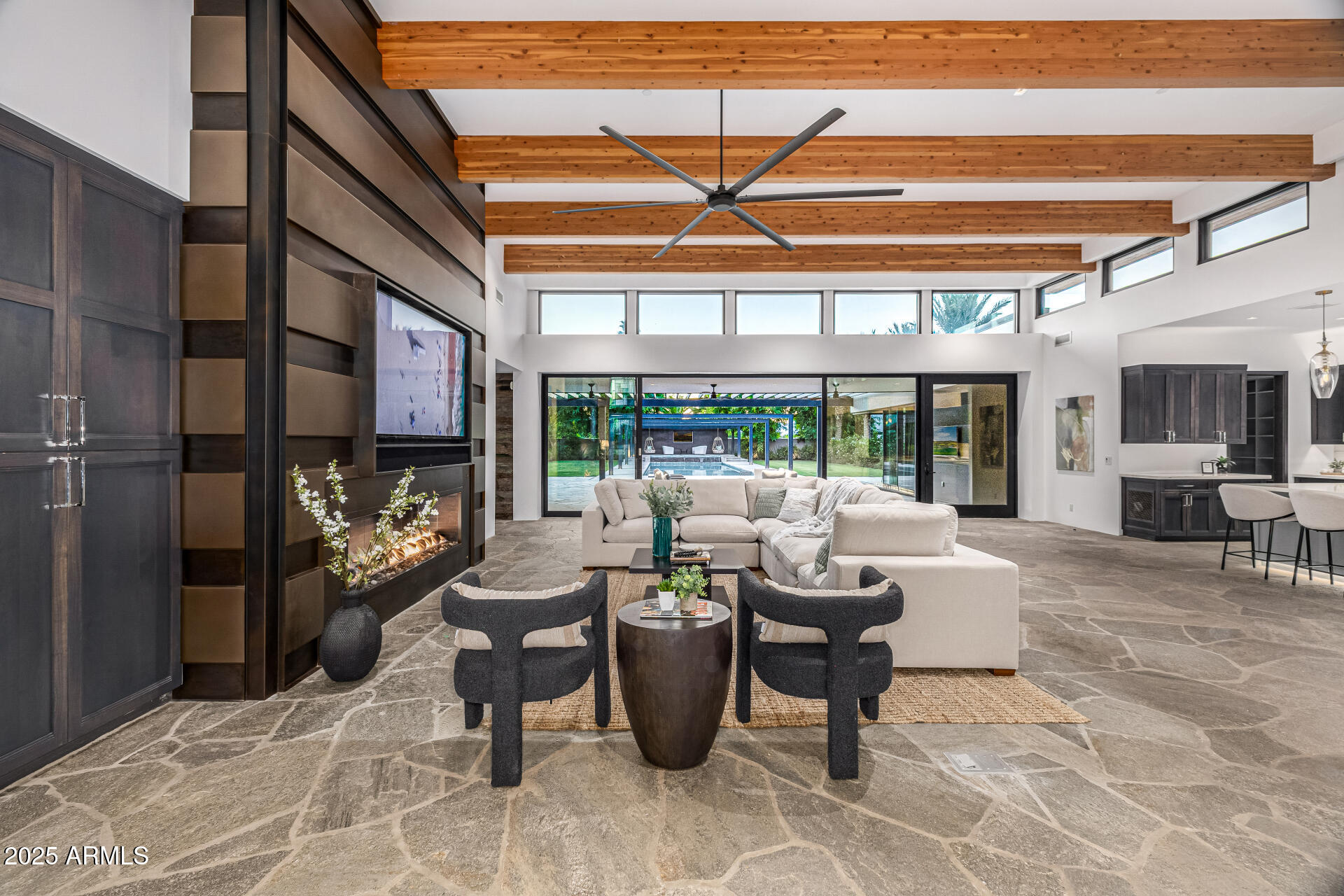 PARADISE VALLEY FARMS - Residential