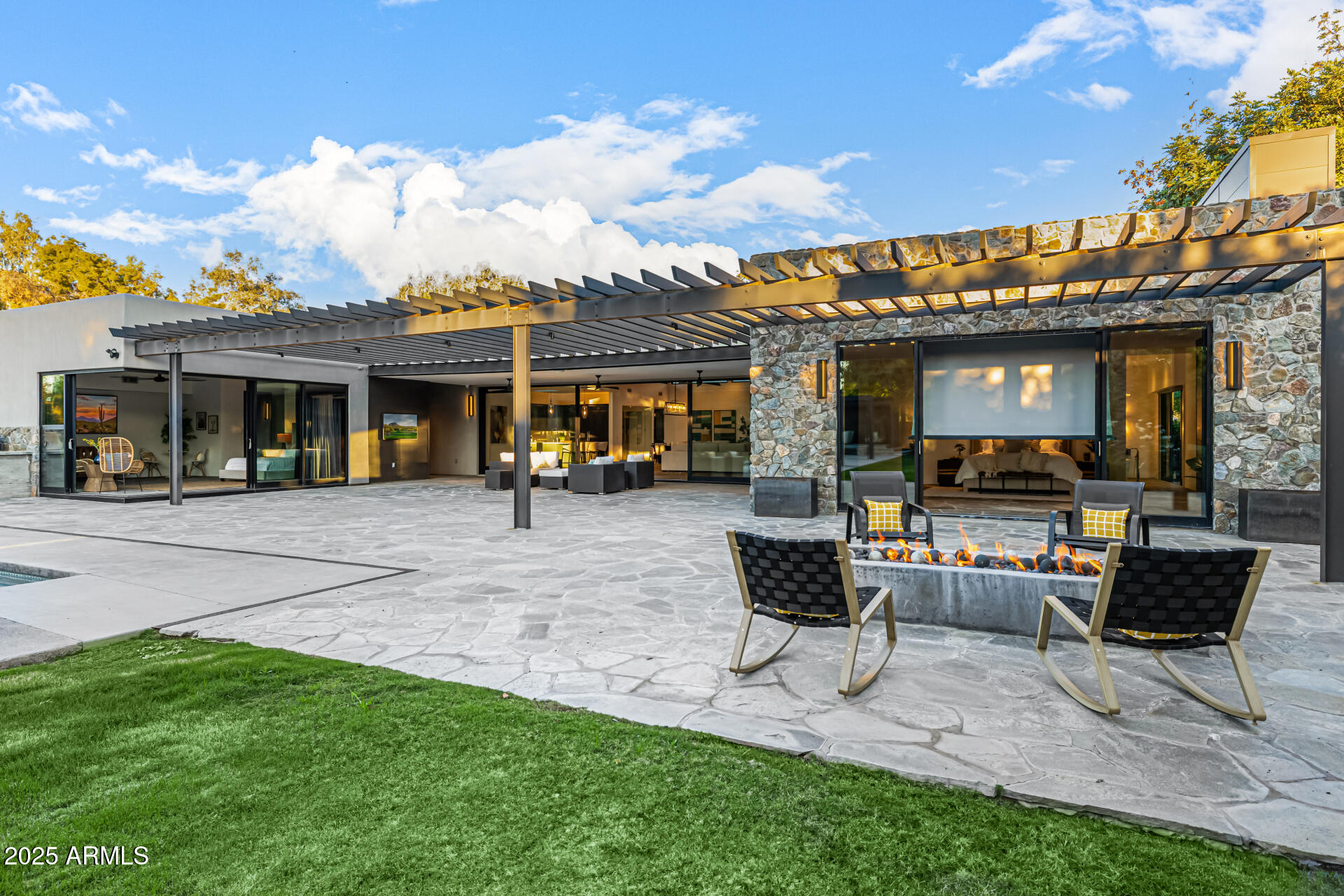 PARADISE VALLEY FARMS - Residential