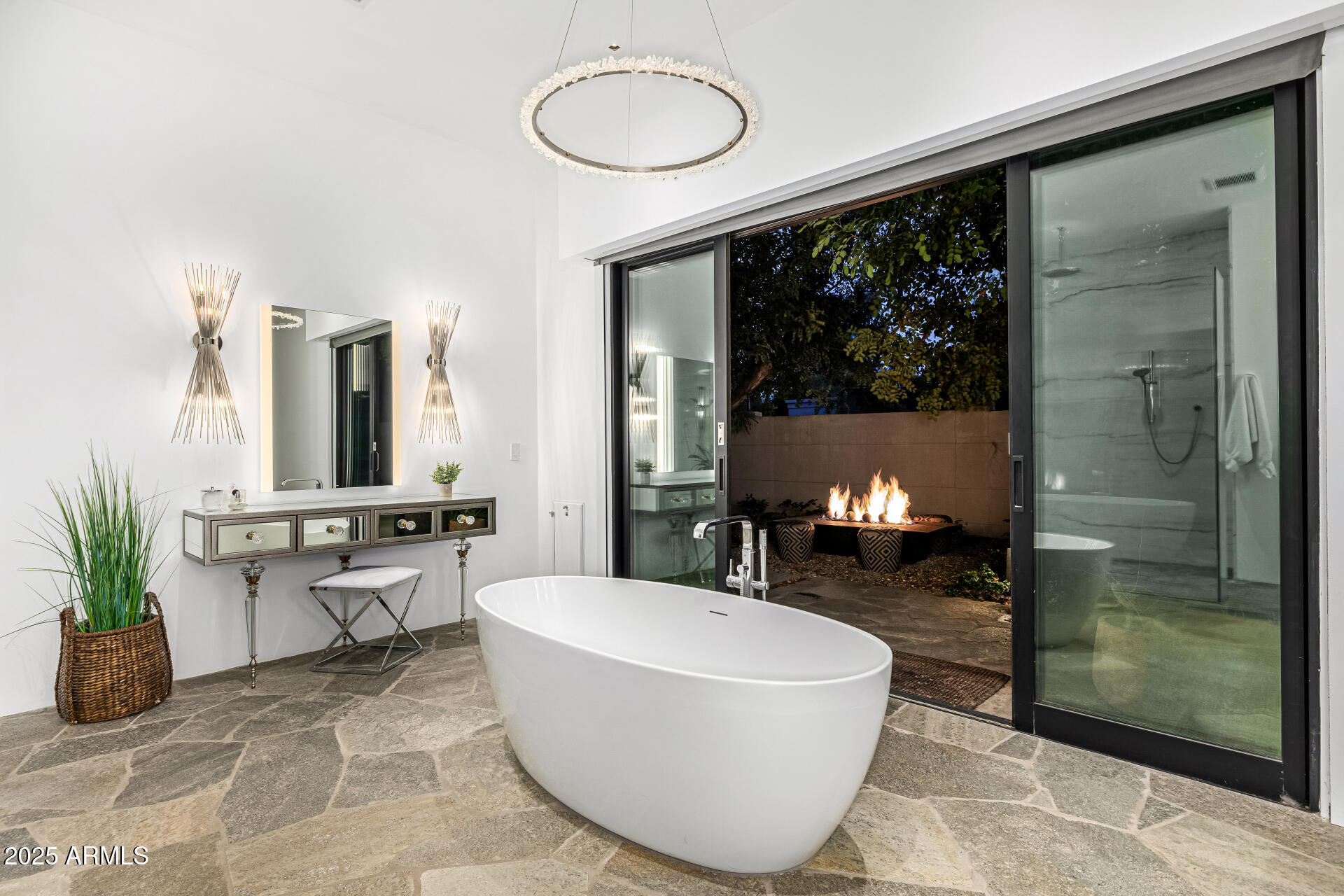 PARADISE VALLEY FARMS - Residential