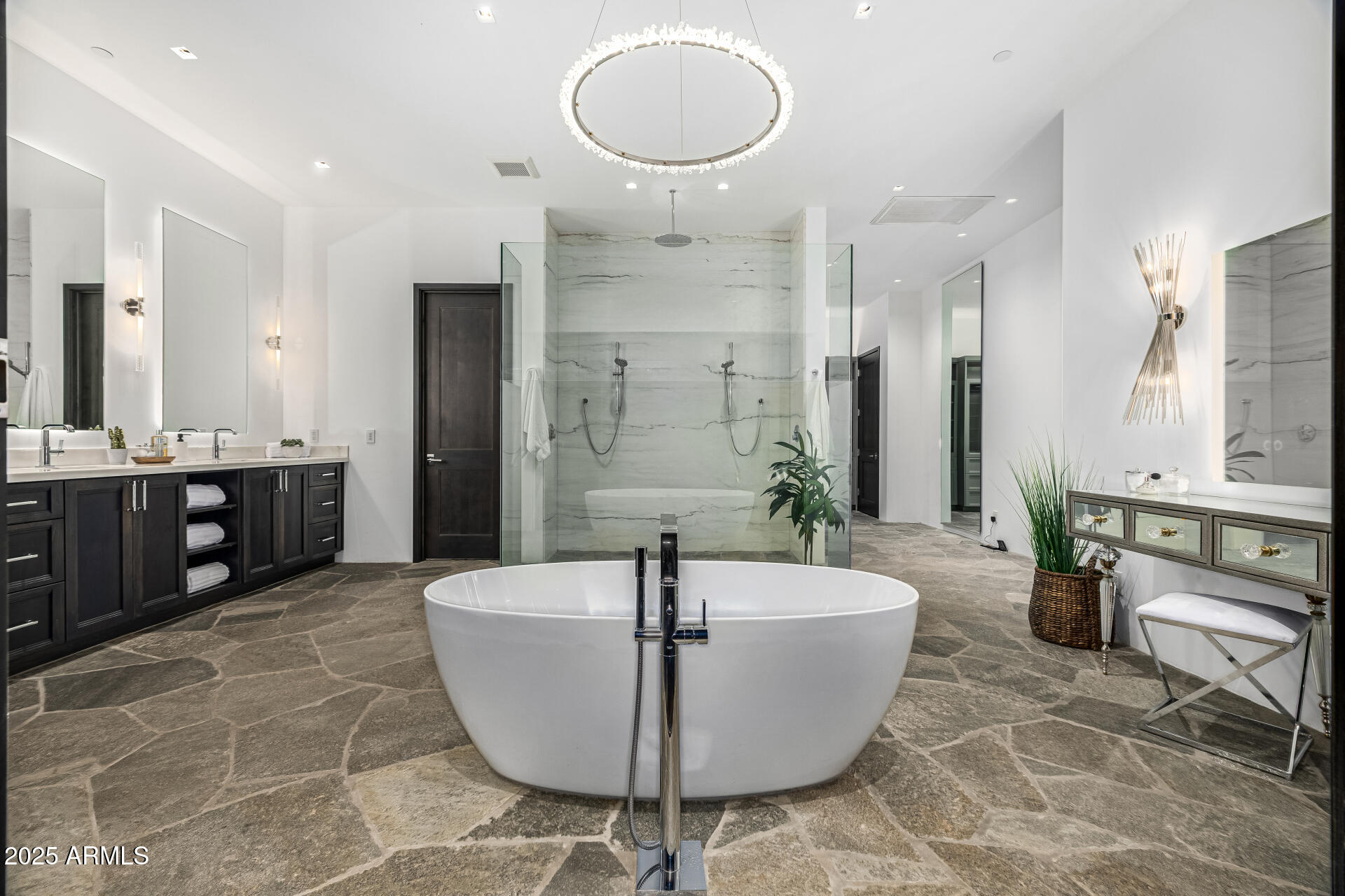 PARADISE VALLEY FARMS - Residential