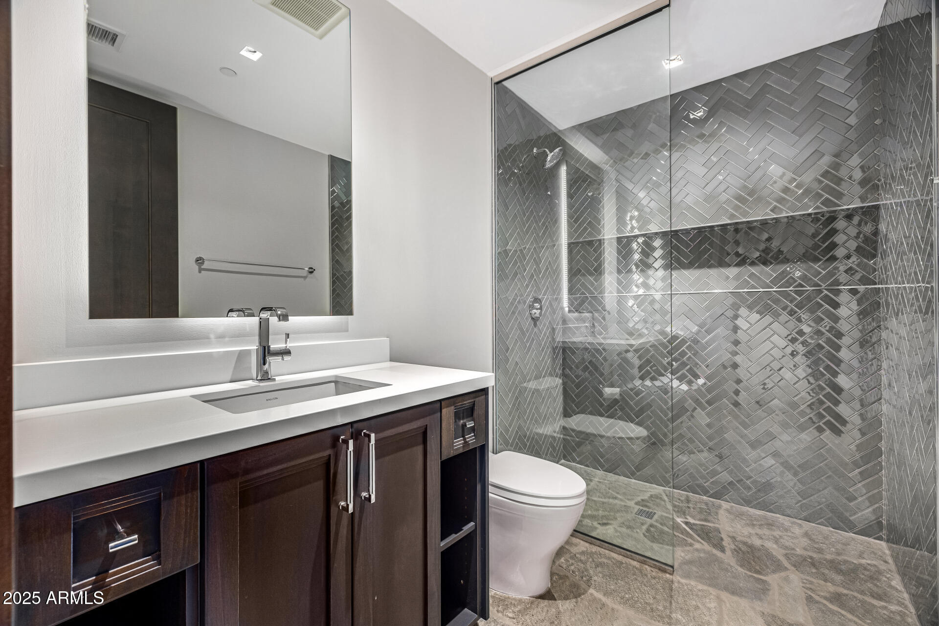 PARADISE VALLEY FARMS - Residential