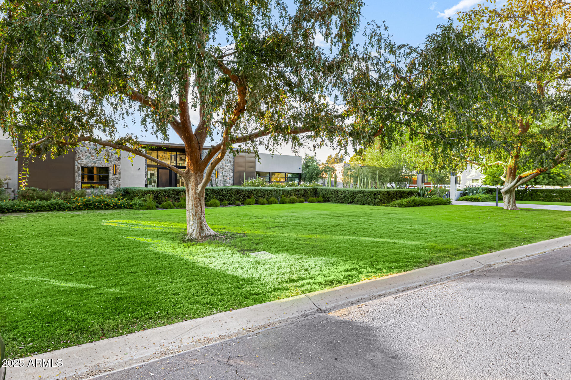 PARADISE VALLEY FARMS - Residential