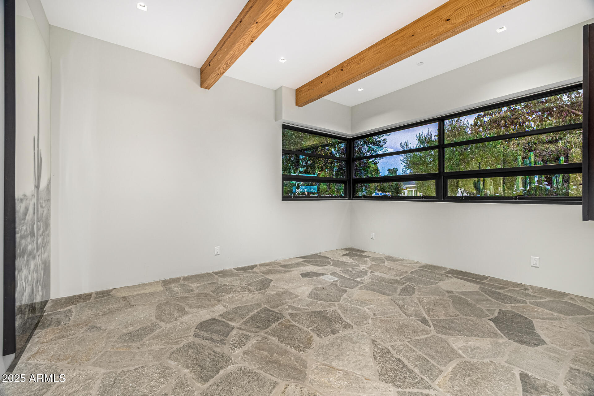 PARADISE VALLEY FARMS - Residential