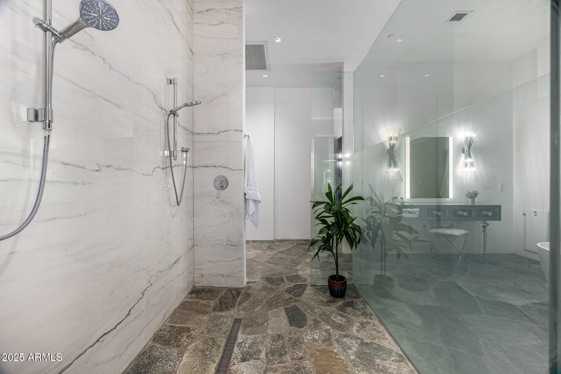 PARADISE VALLEY FARMS - Residential