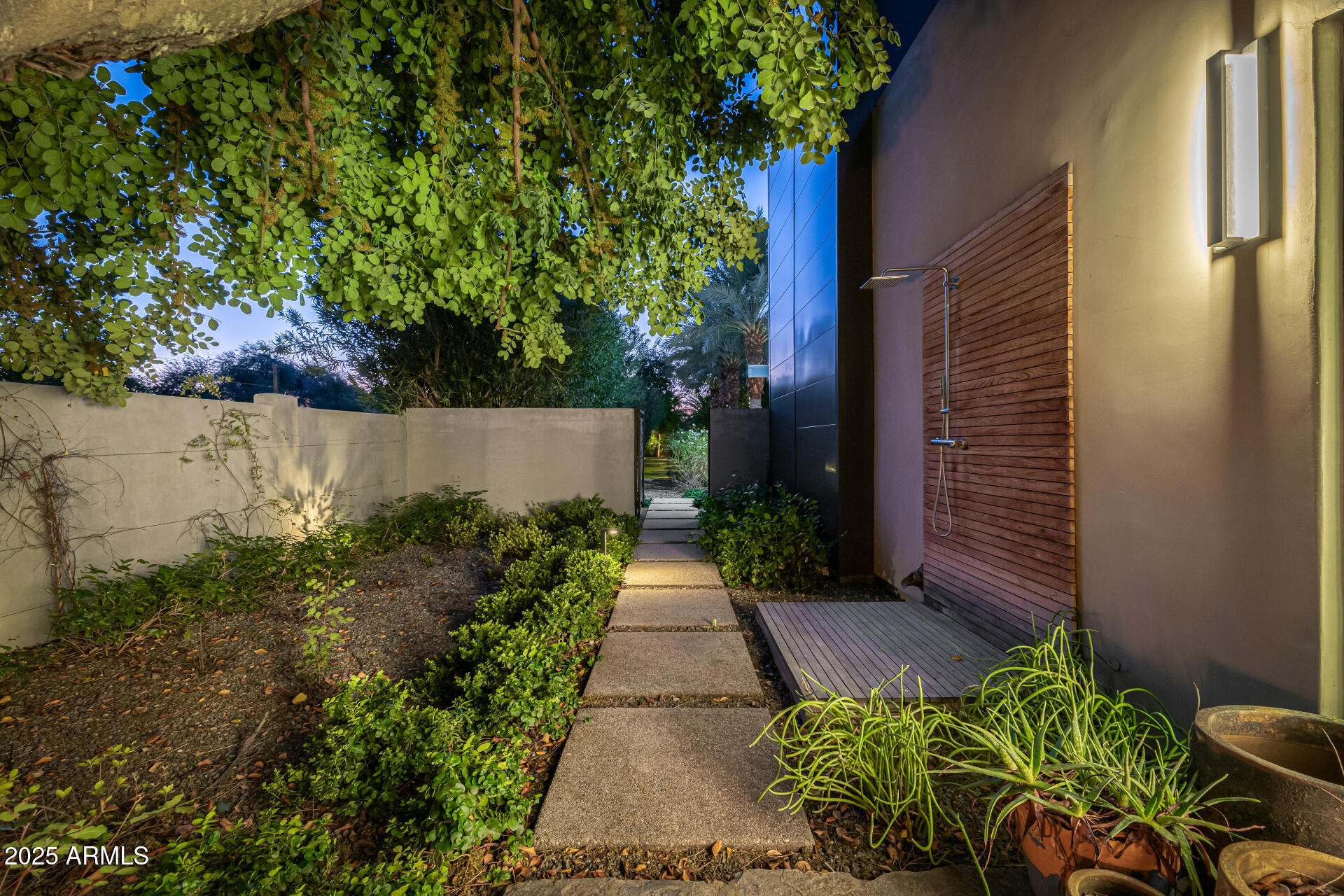 PARADISE VALLEY FARMS - Residential