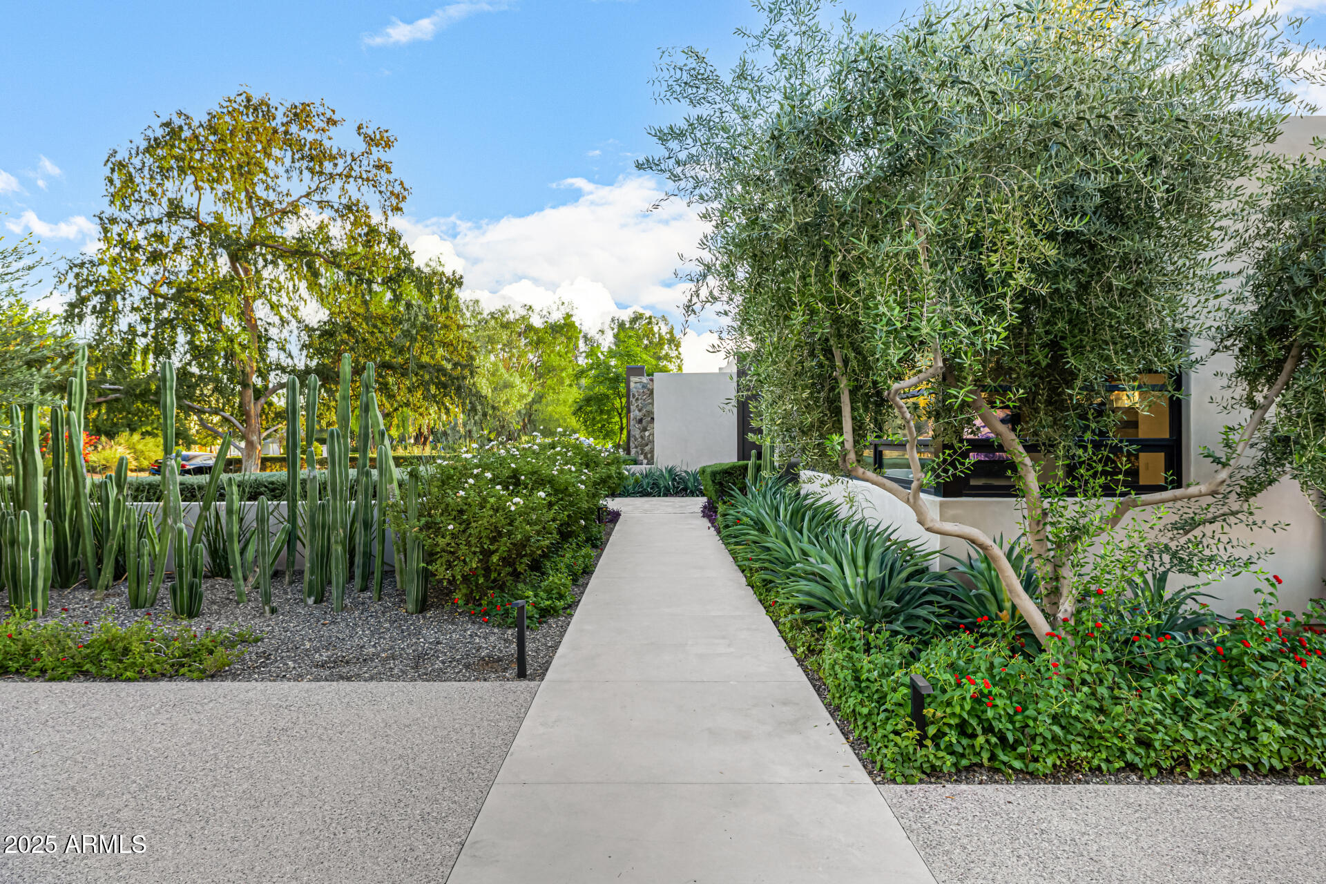 PARADISE VALLEY FARMS - Residential