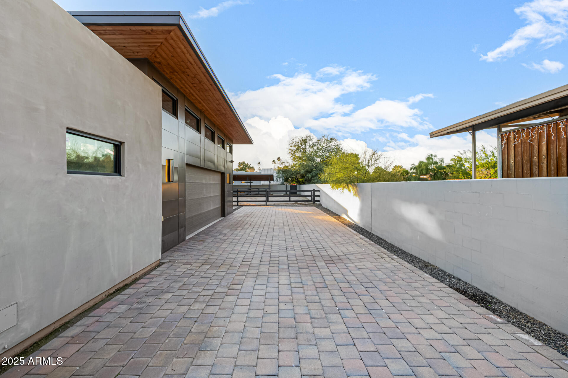 PARADISE VALLEY FARMS - Residential