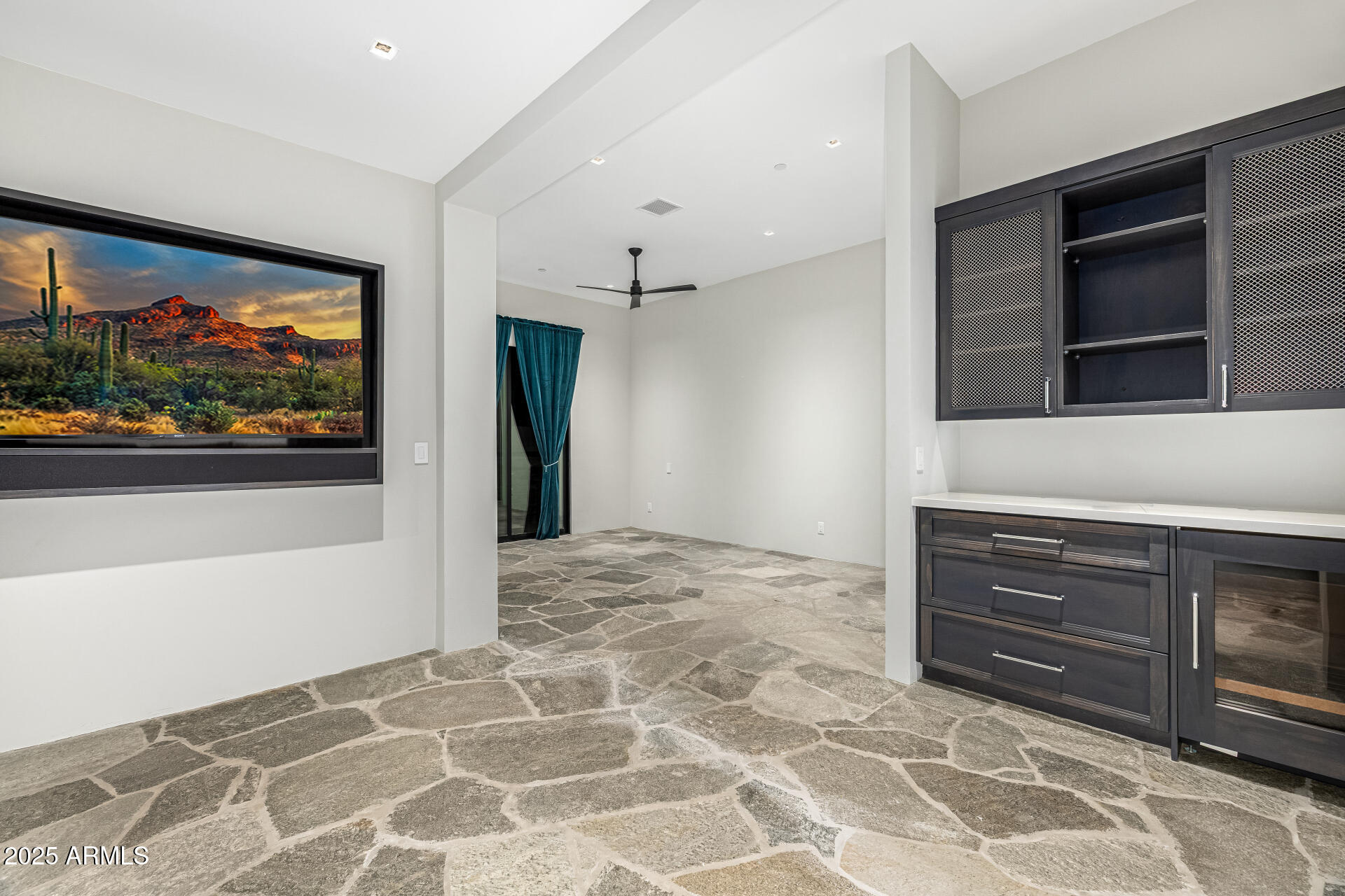 PARADISE VALLEY FARMS - Residential