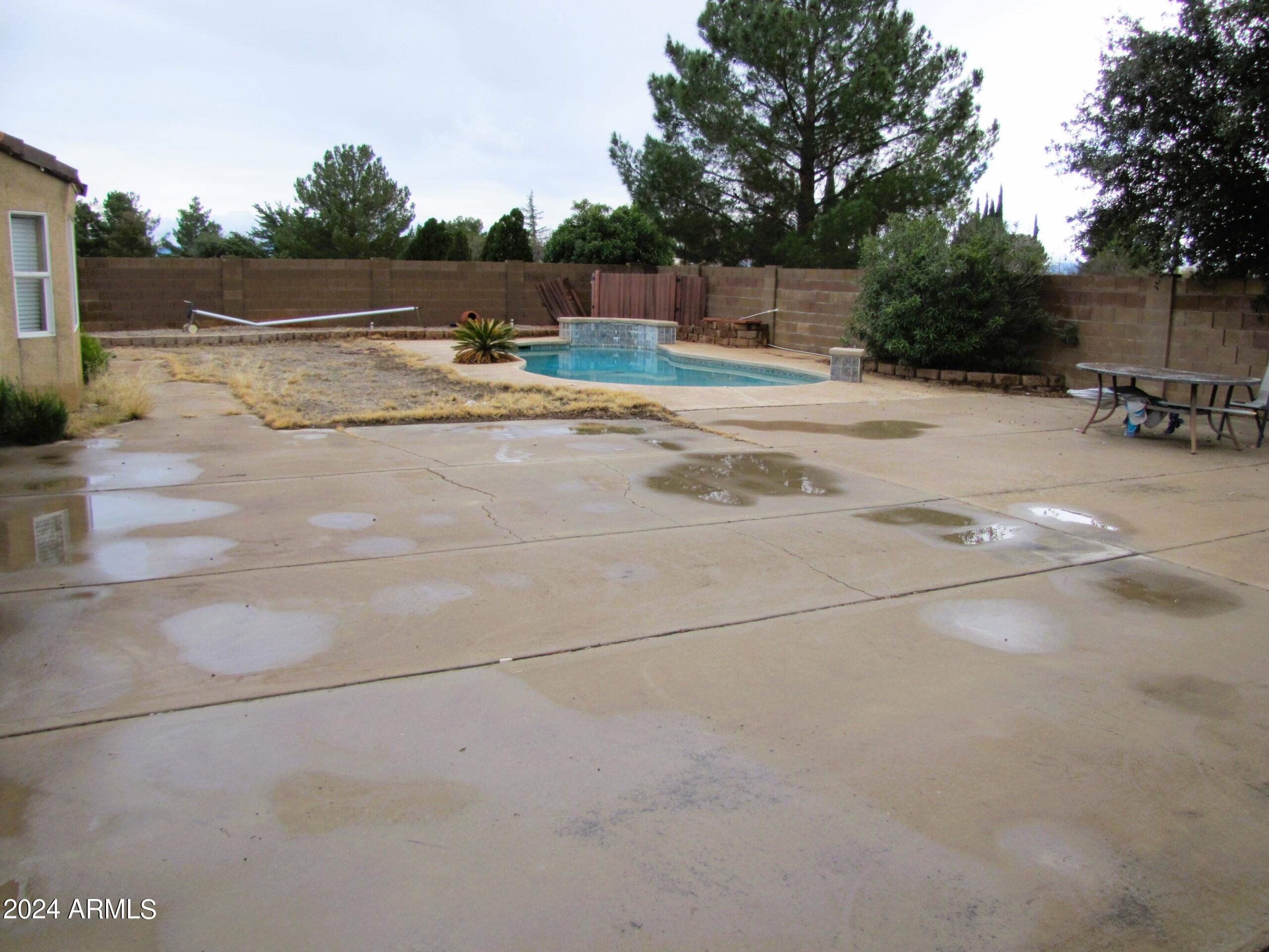 COUNTRY CLUB VILLAGE - Residential Lease