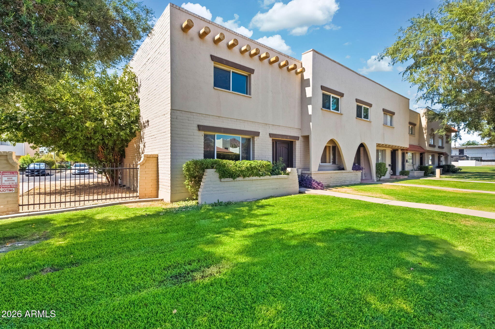 CASA GRANADA TOWNHOUSES - Residential