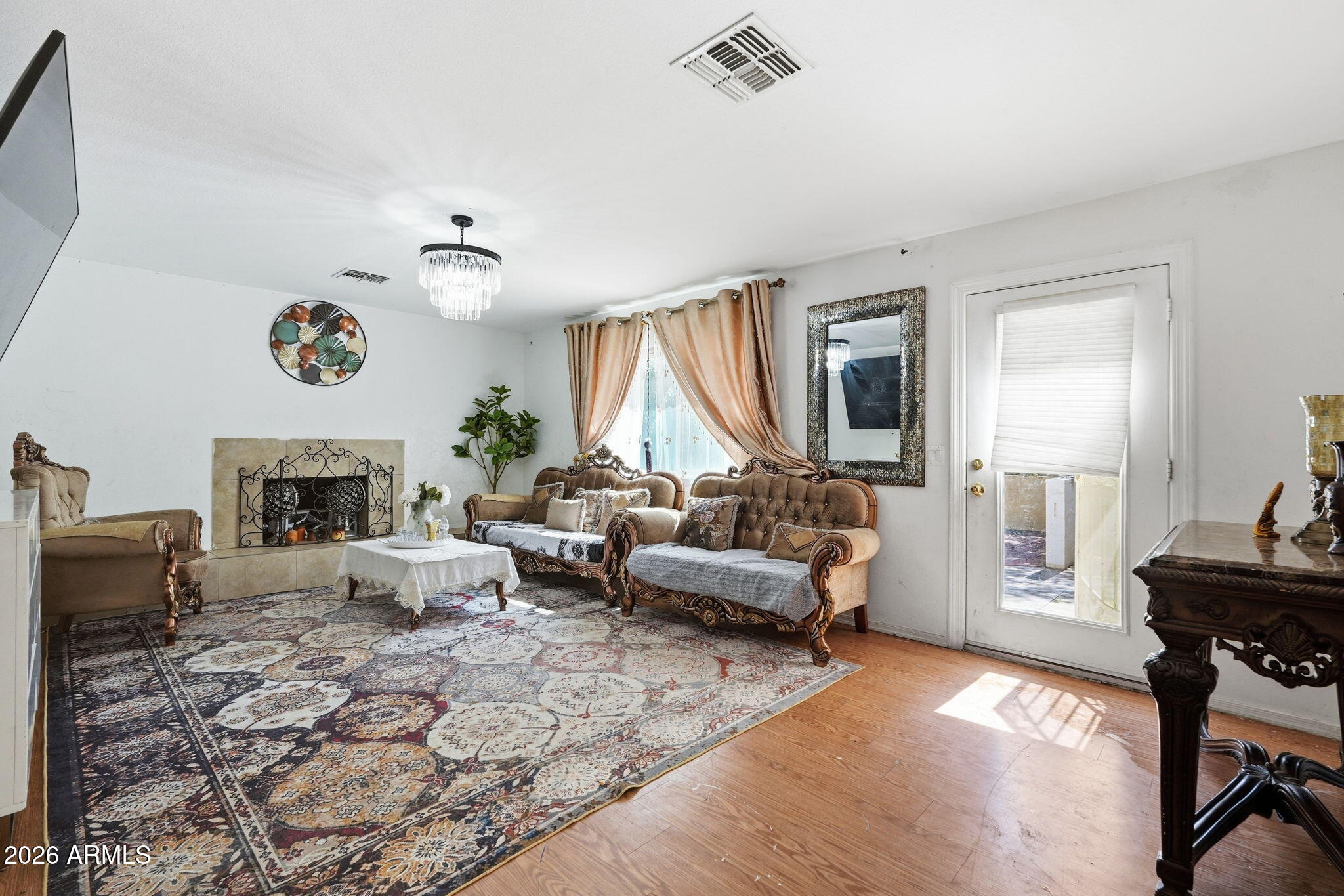 ESQUIRE TERRACE 2 - Residential