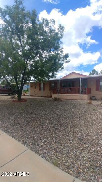 3 Bedroom, 2 bath split floor plan with mountain views on a large lot.