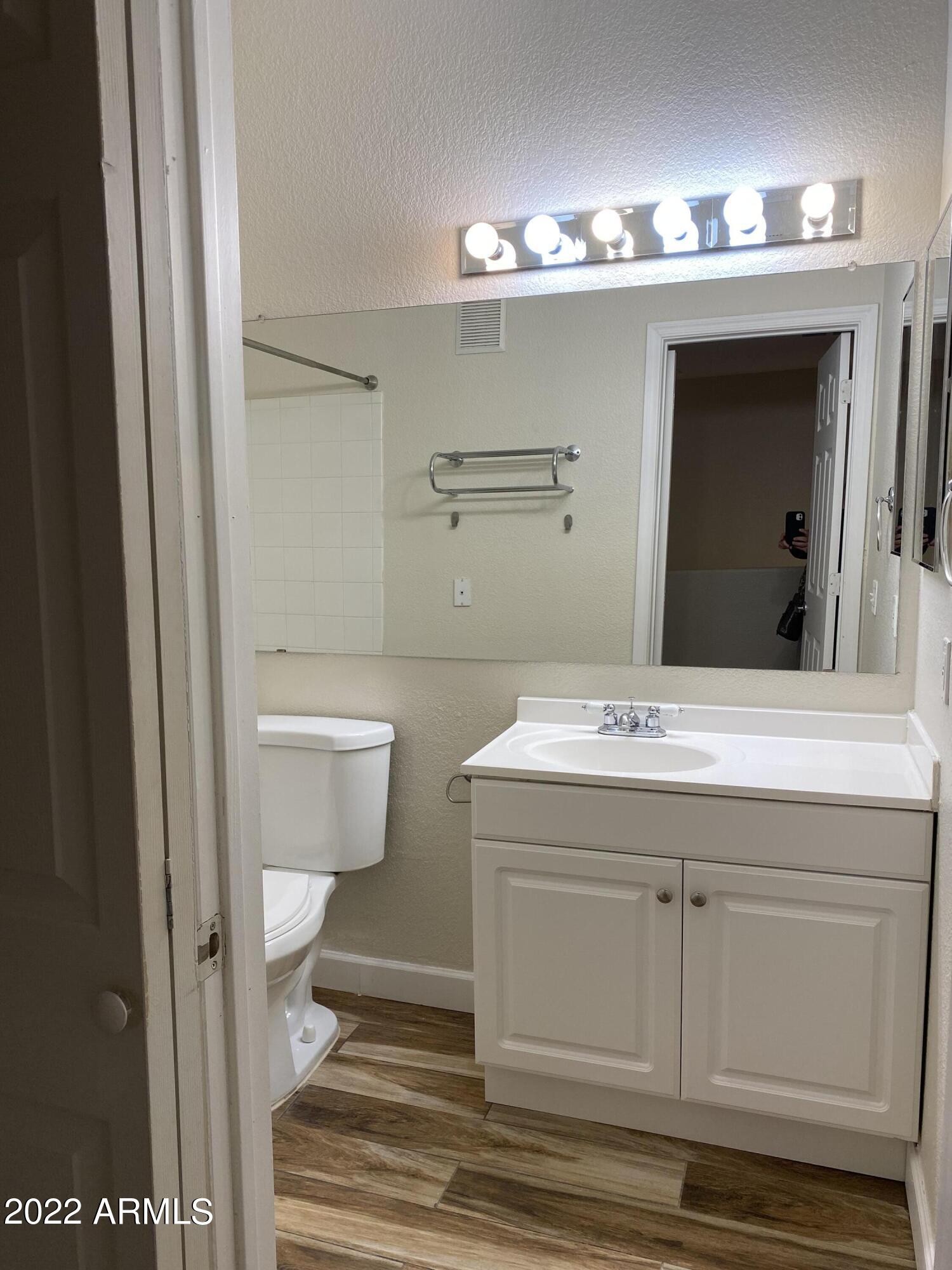 VILLAS AT STONECREEK - Residential Lease