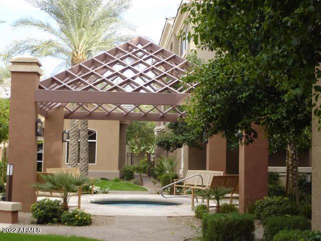 VILLAS AT STONECREEK - Residential Lease