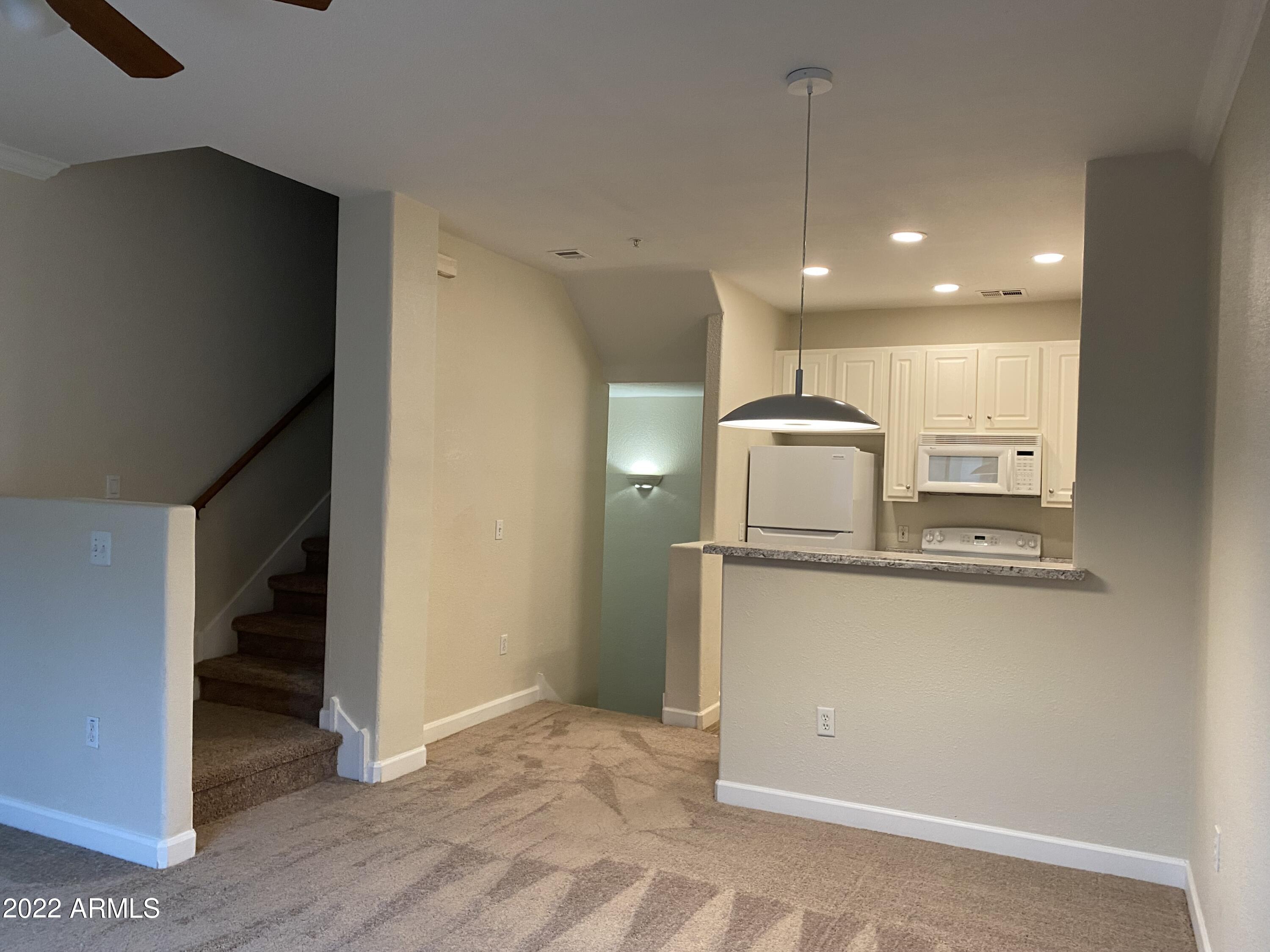 VILLAS AT STONECREEK - Residential Lease
