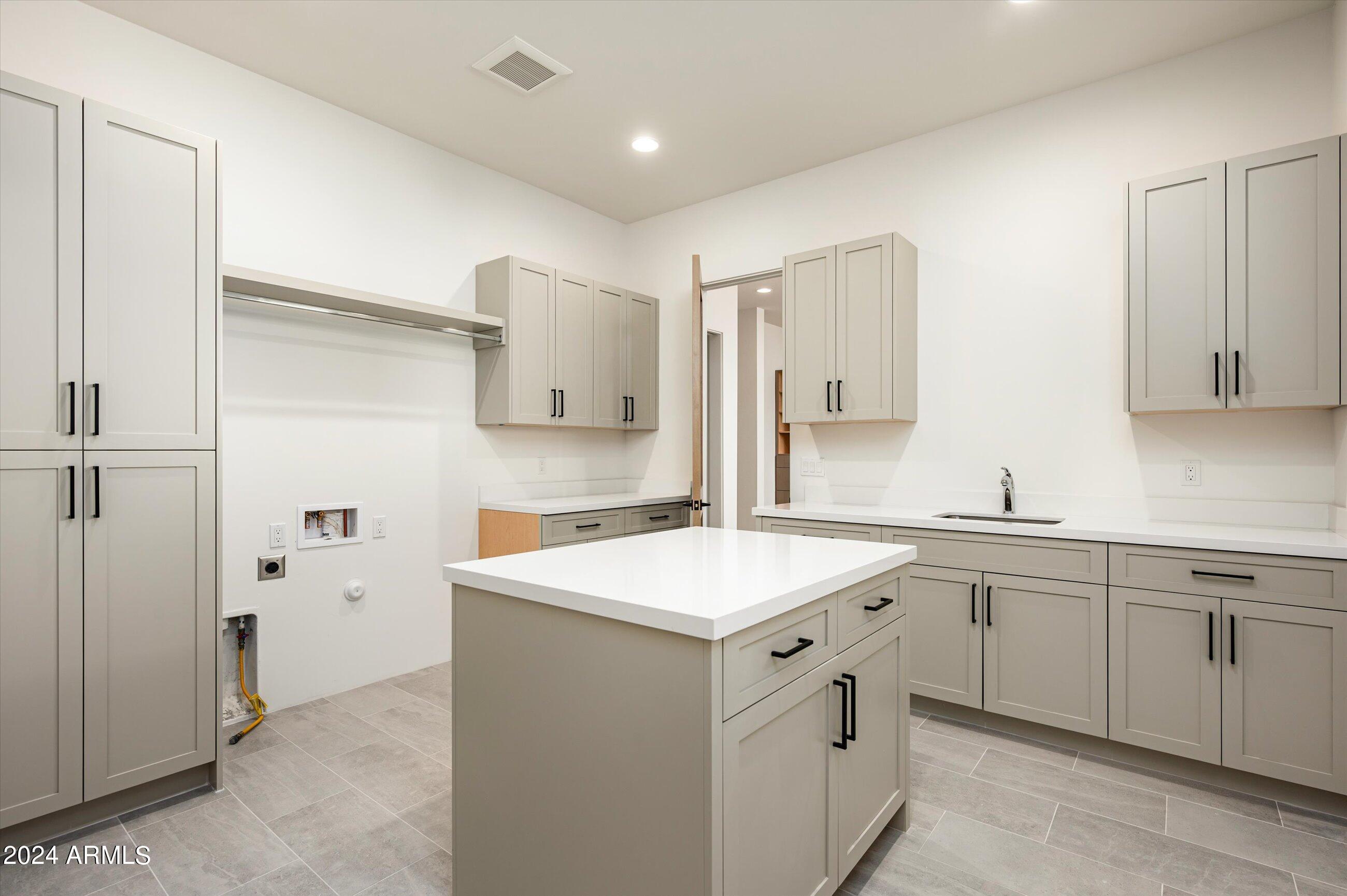 DESERT MOUNTAIN PHASE 1 UNIT 2 LOT 206-335 TR A - Residential