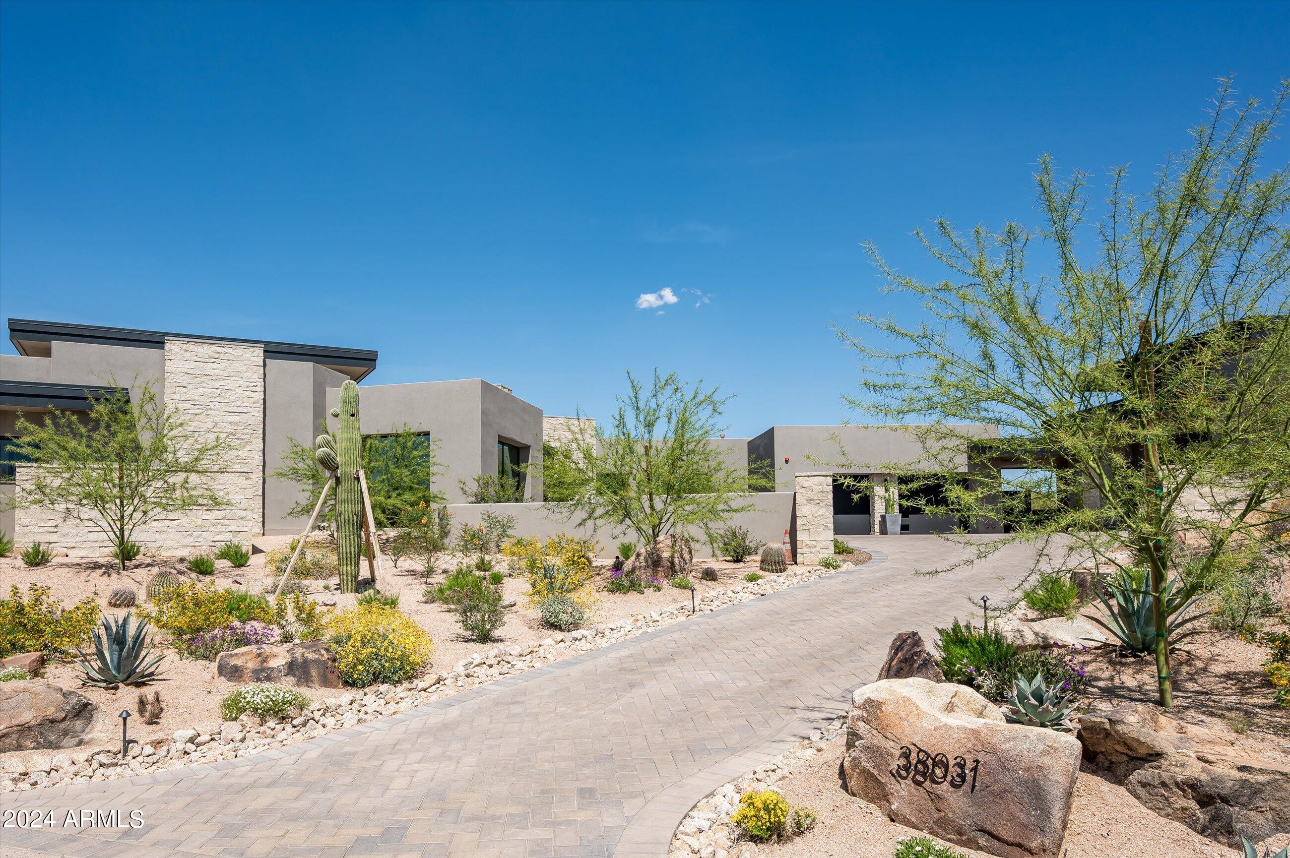DESERT MOUNTAIN PHASE 1 UNIT 2 LOT 206-335 TR A - Residential