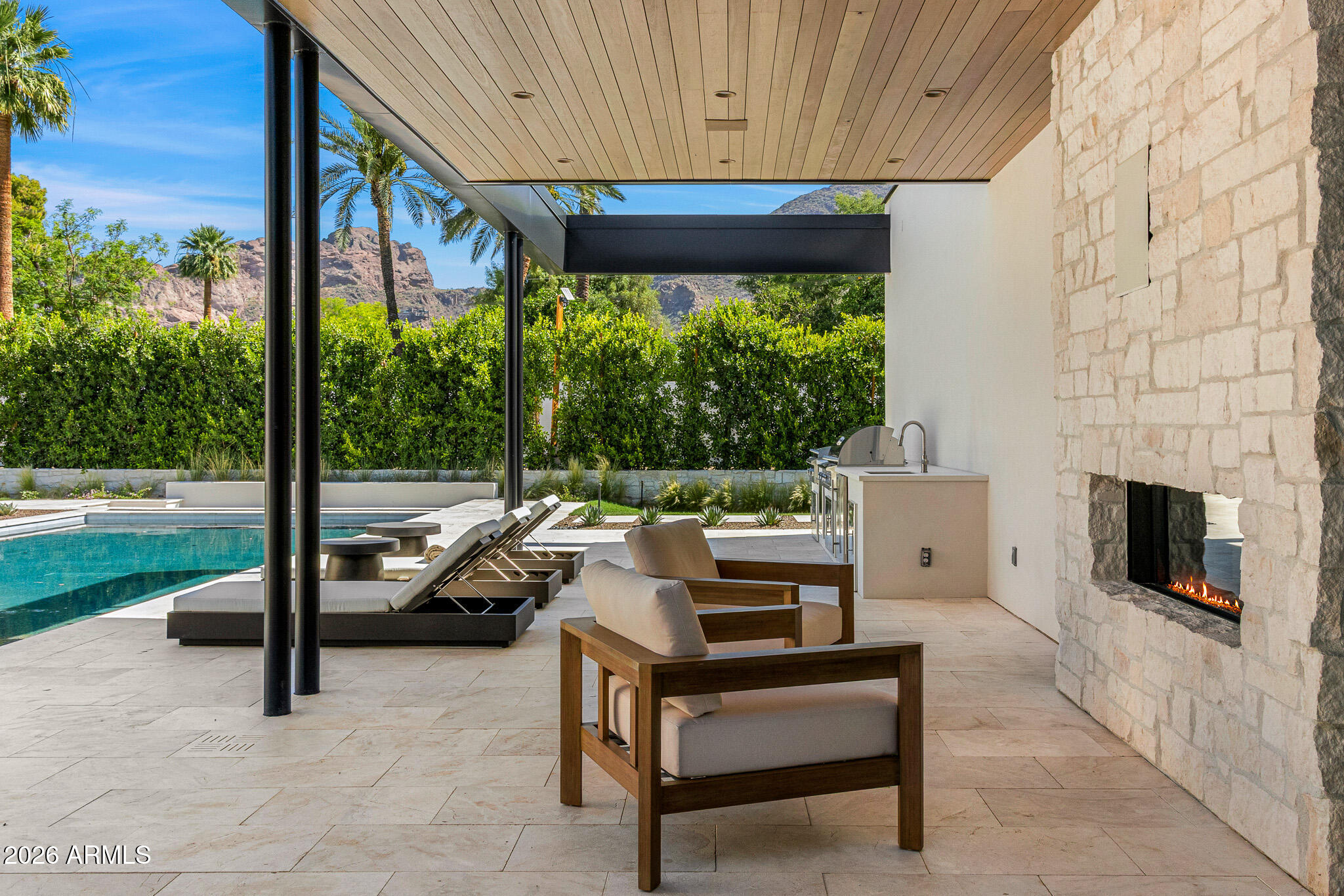 DROMEDARY SQUARE - Residential