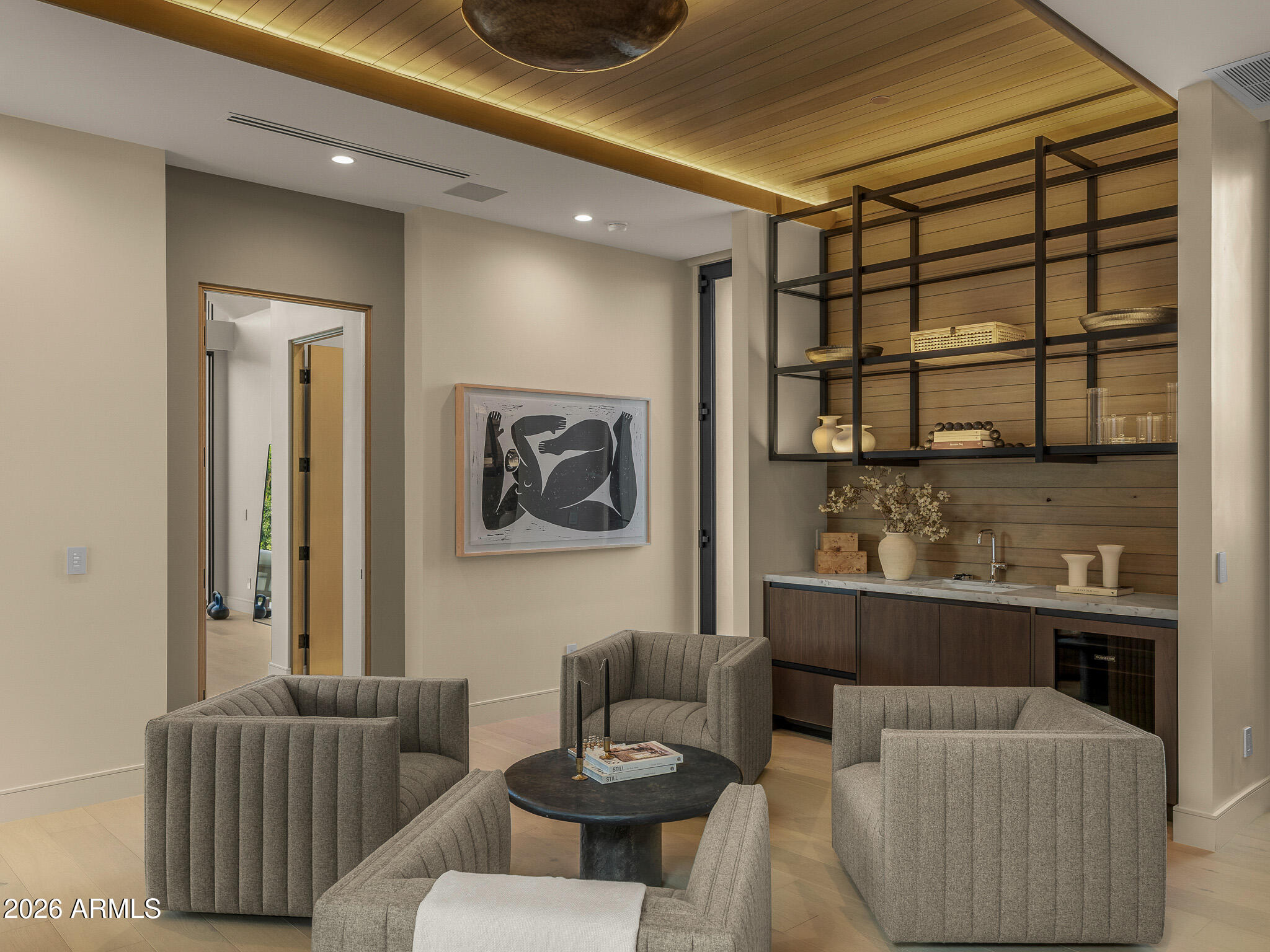 DROMEDARY SQUARE - Residential