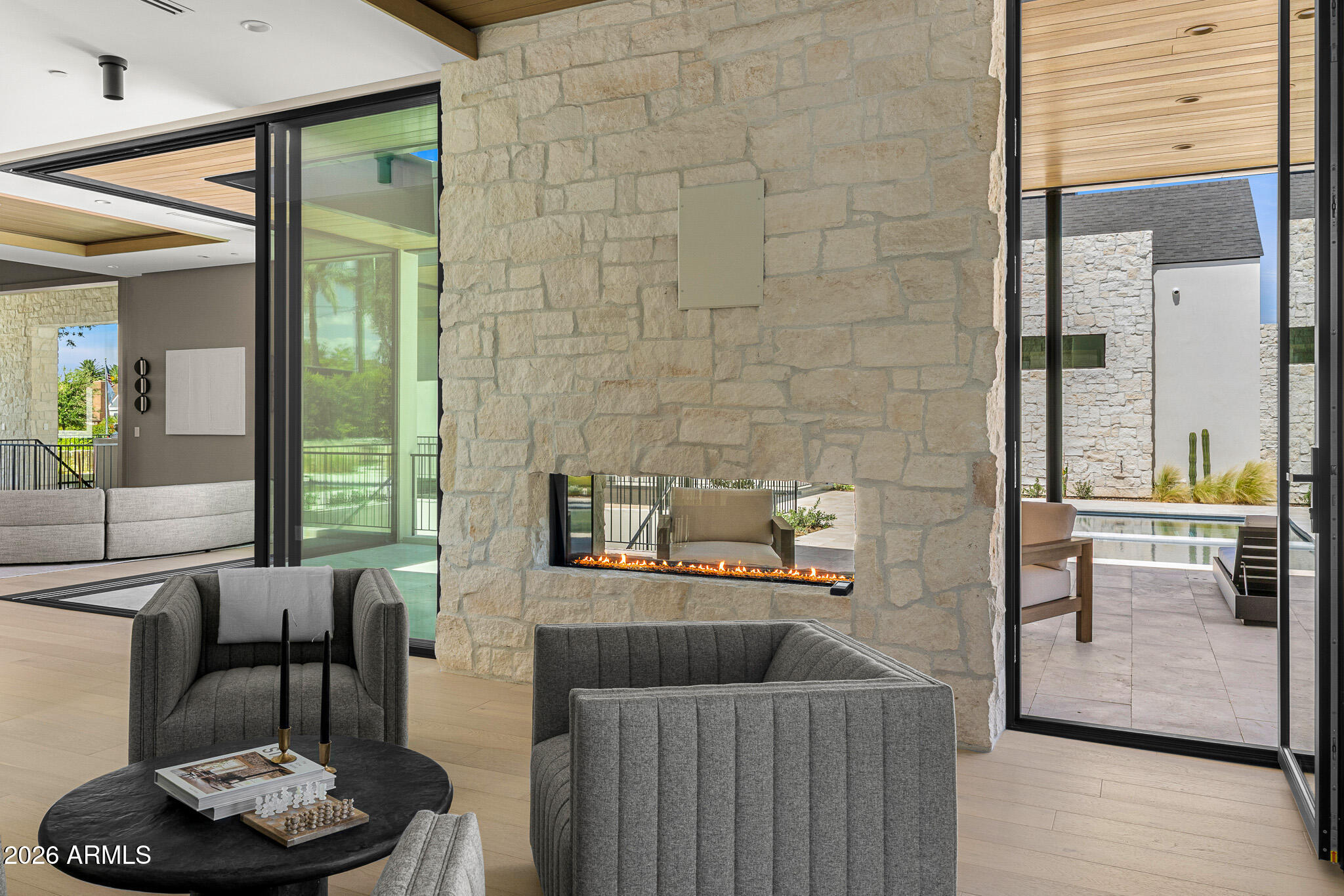 DROMEDARY SQUARE - Residential