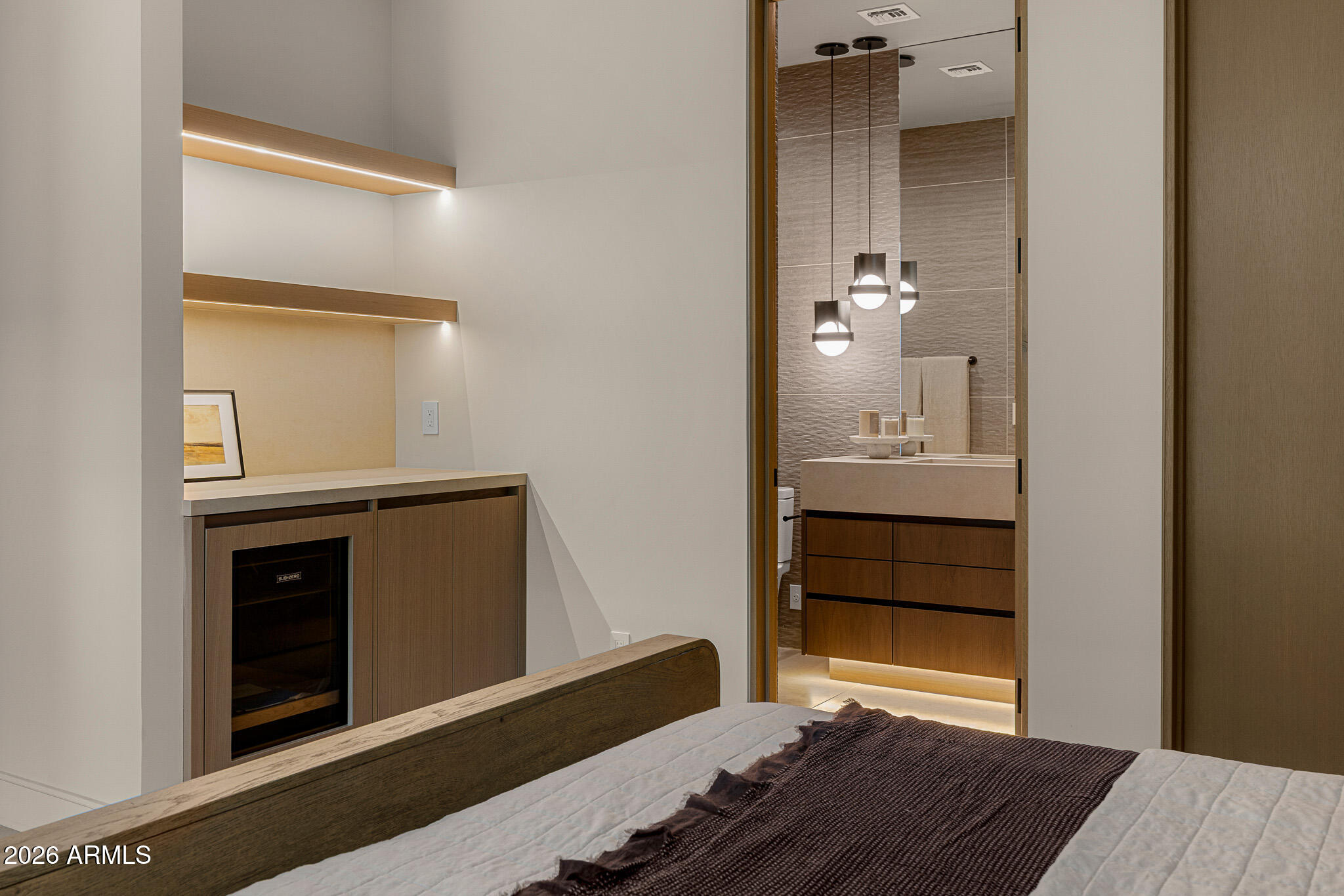 DROMEDARY SQUARE - Residential