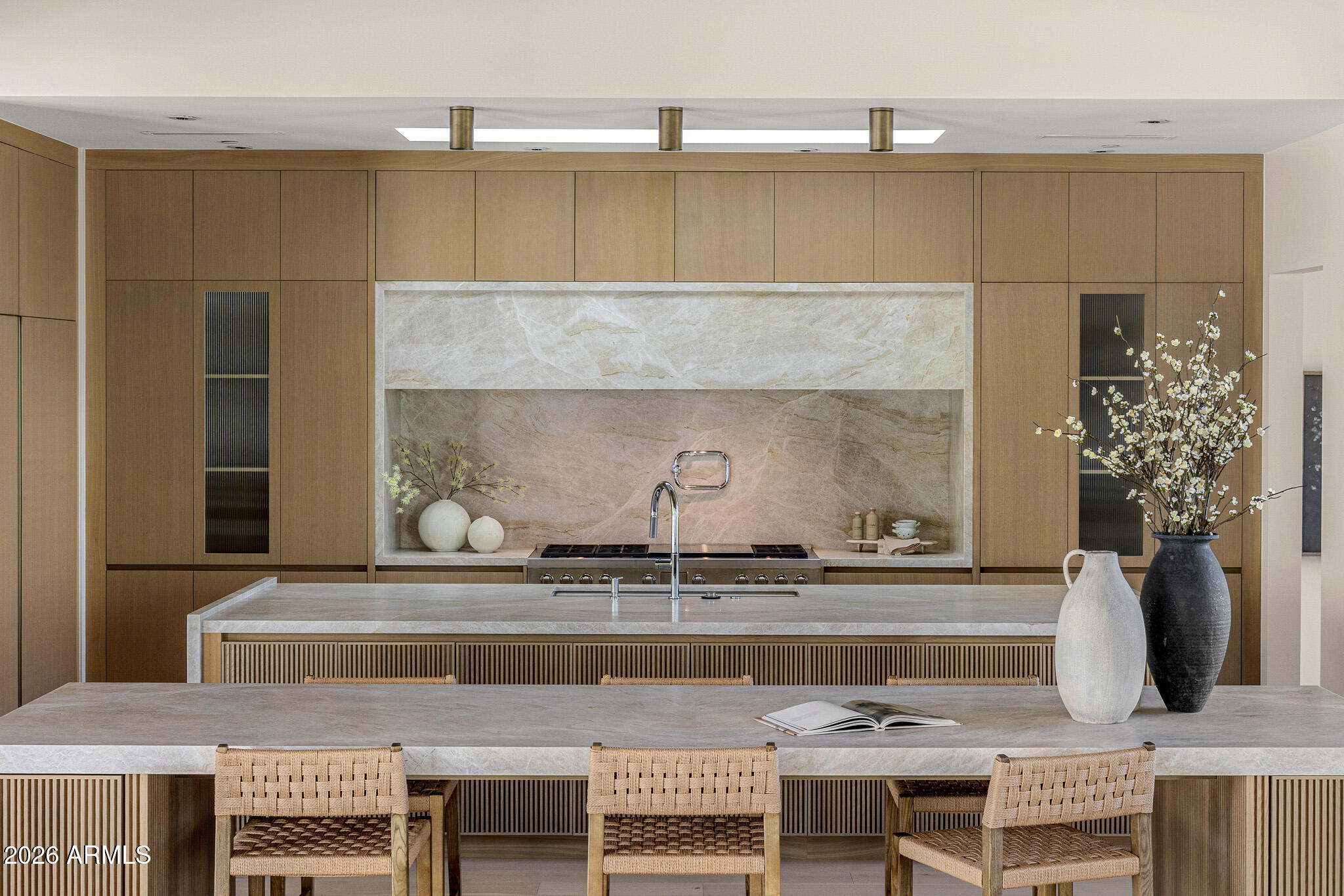 DROMEDARY SQUARE - Residential