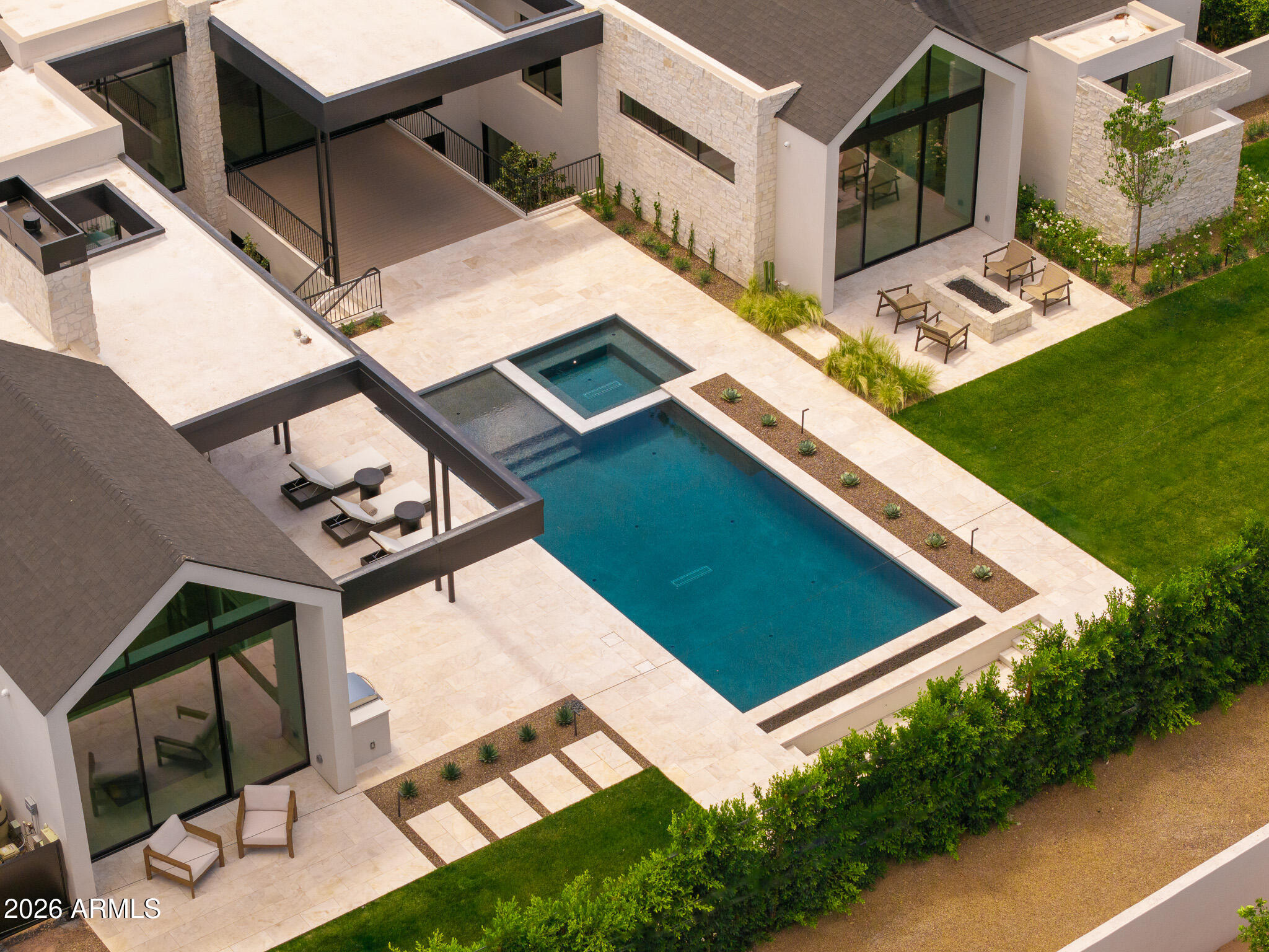 DROMEDARY SQUARE - Residential