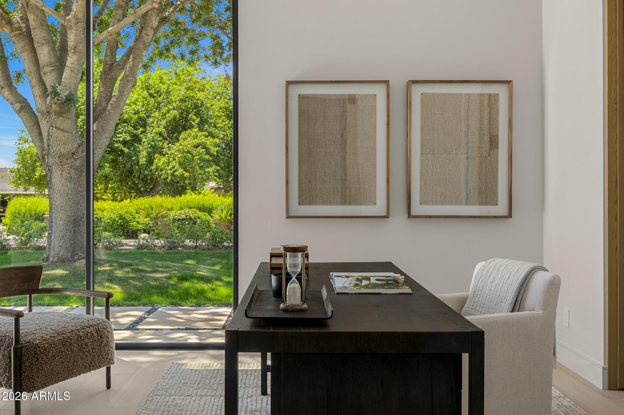DROMEDARY SQUARE - Residential