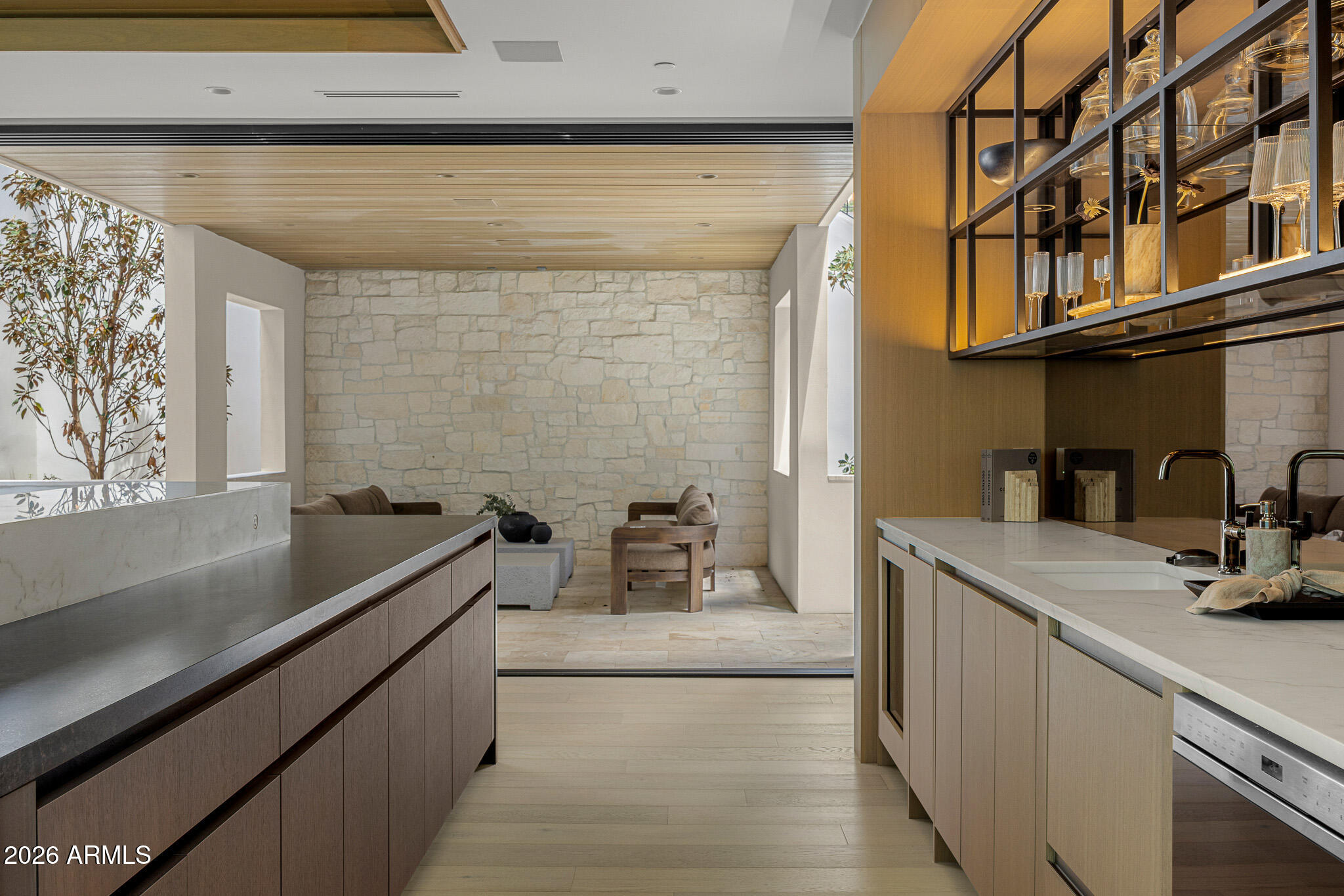 DROMEDARY SQUARE - Residential