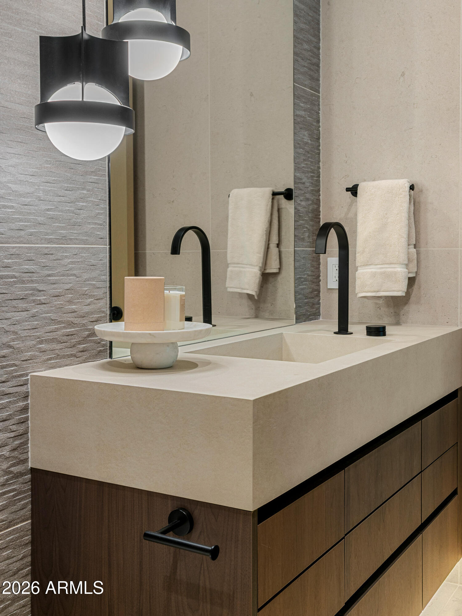 DROMEDARY SQUARE - Residential