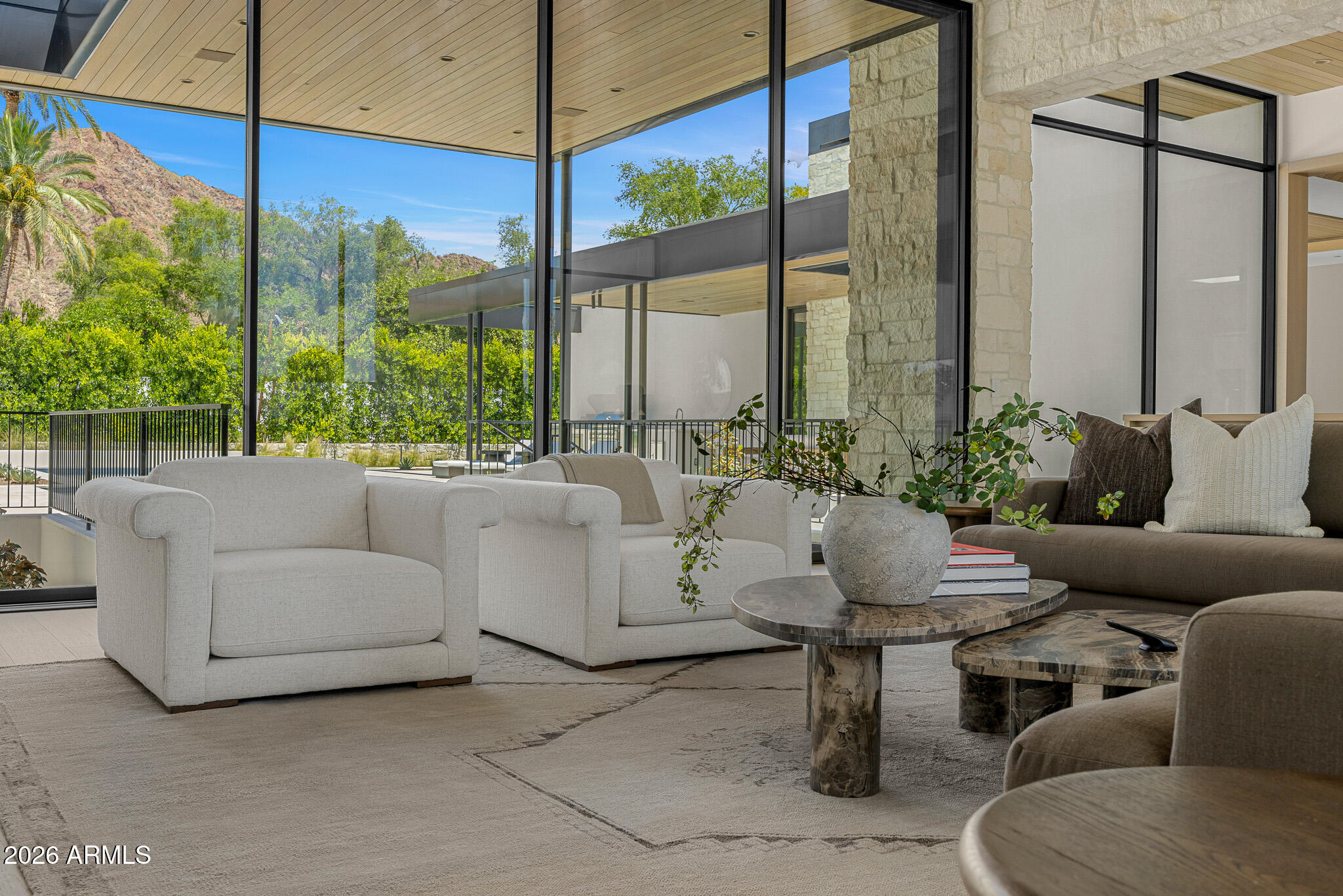 DROMEDARY SQUARE - Residential