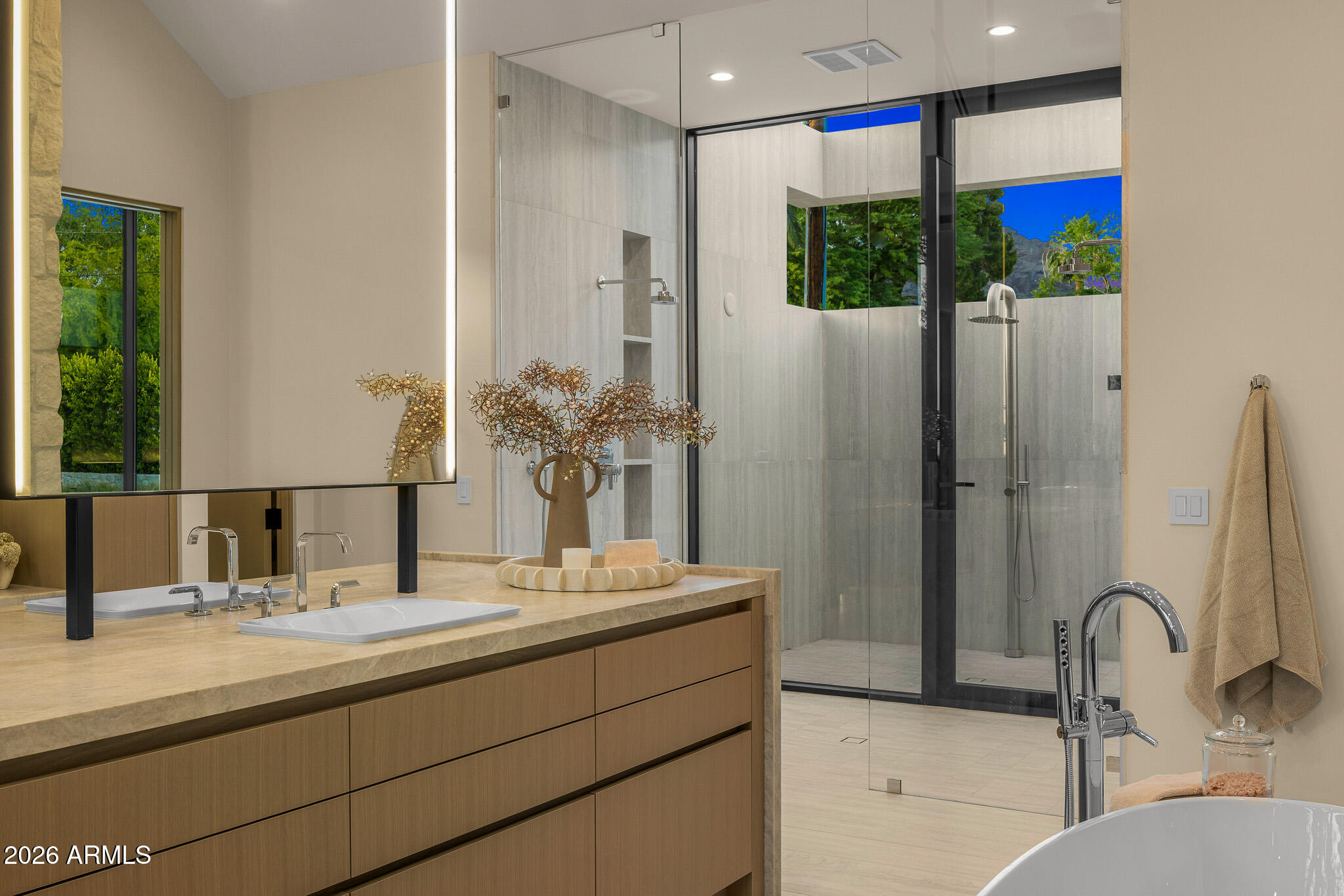 DROMEDARY SQUARE - Residential