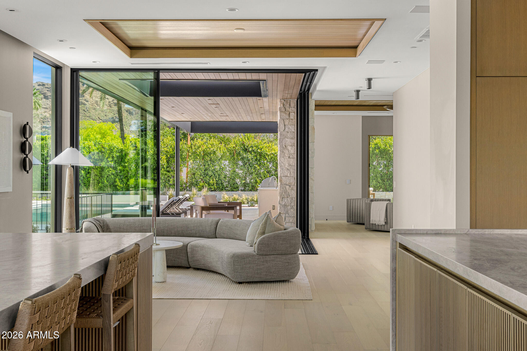 DROMEDARY SQUARE - Residential