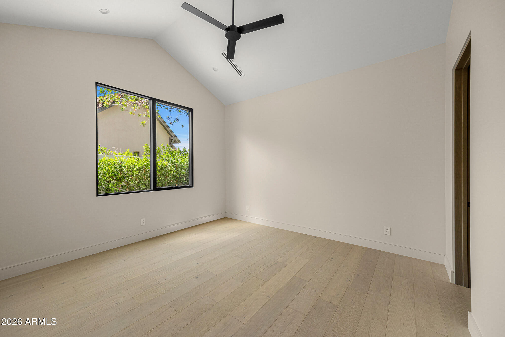 DROMEDARY SQUARE - Residential