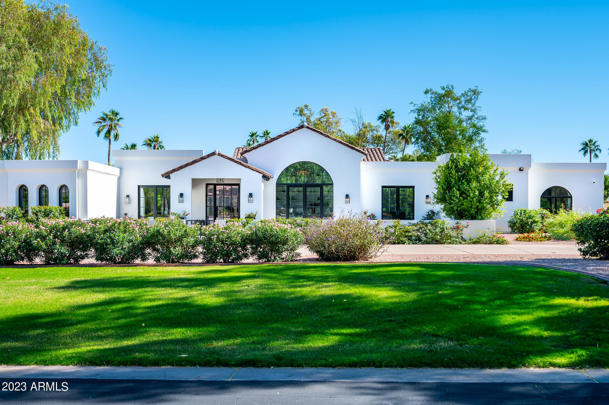 Experience stately real estate in the Heart of Paradise Valley, Arizona.