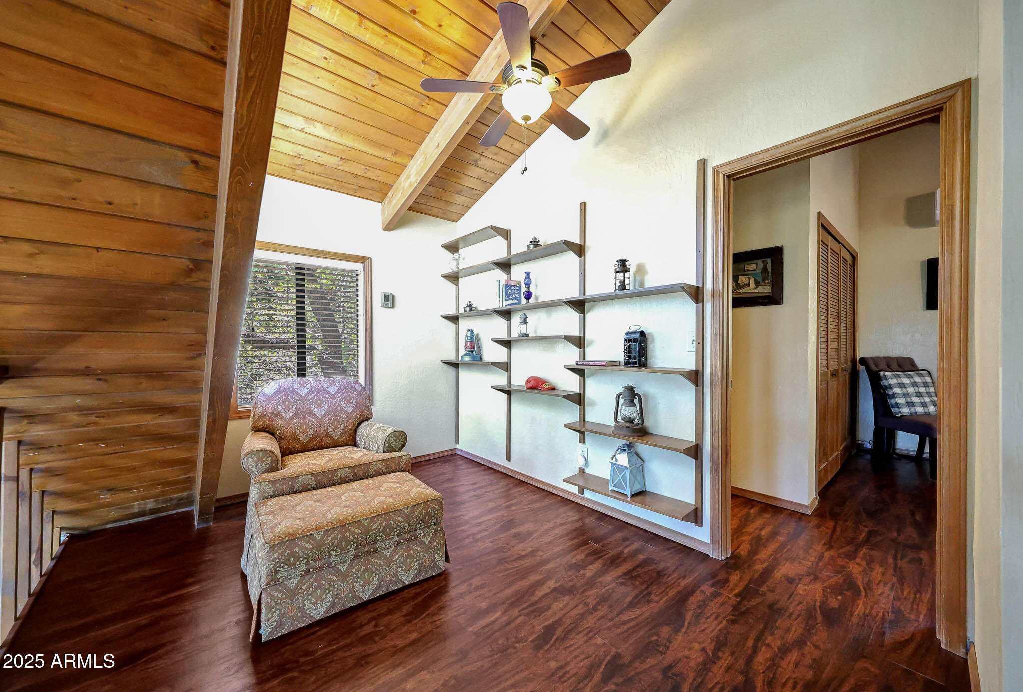 PINEWOOD 17 - Residential