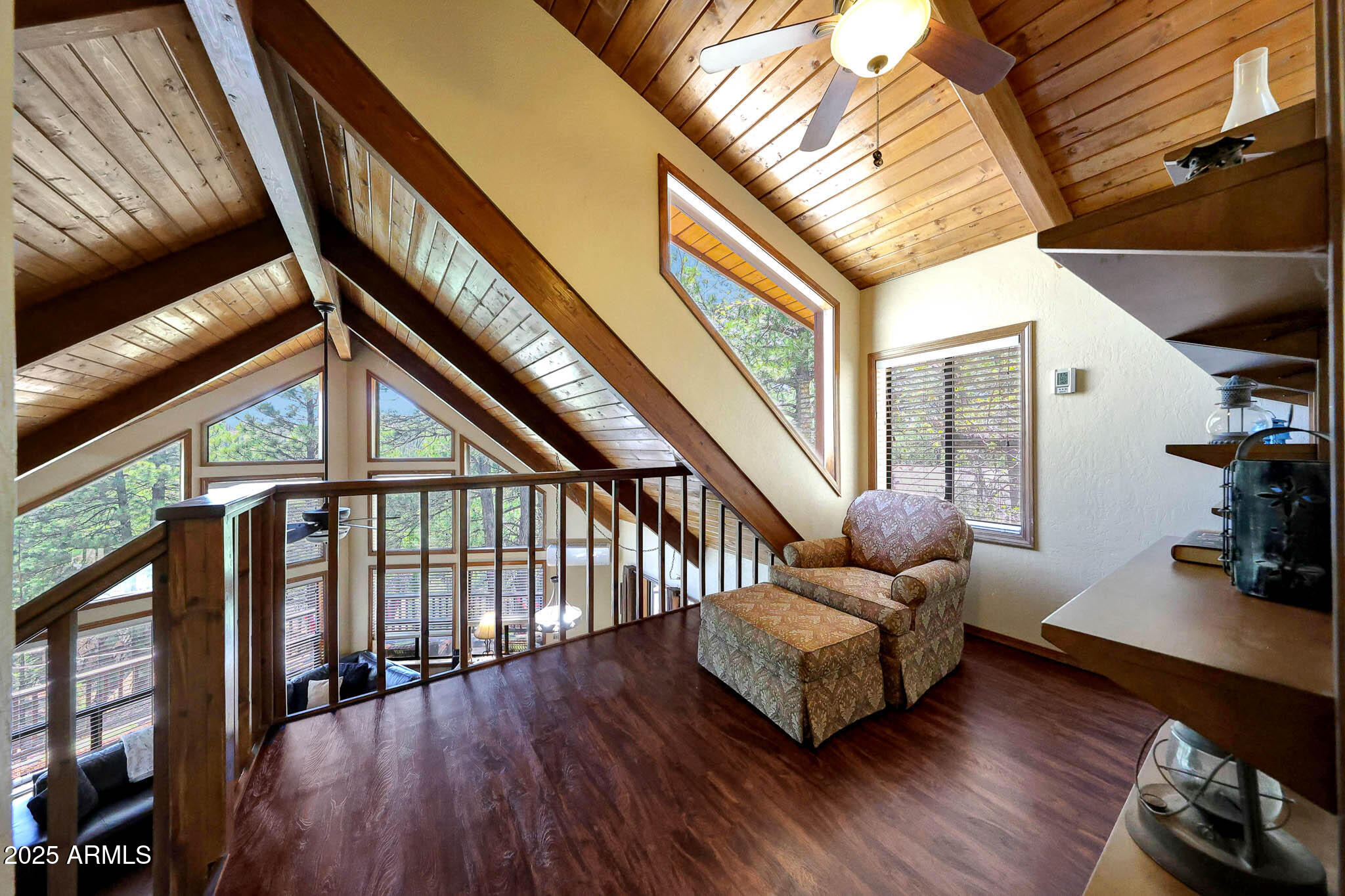 PINEWOOD 17 - Residential