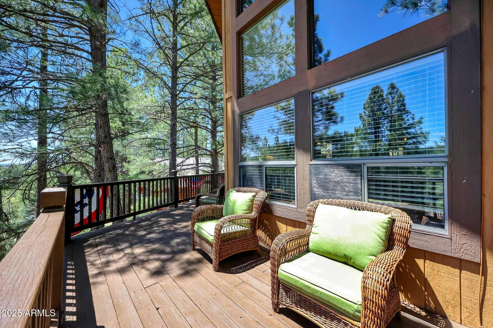 PINEWOOD 17 - Residential