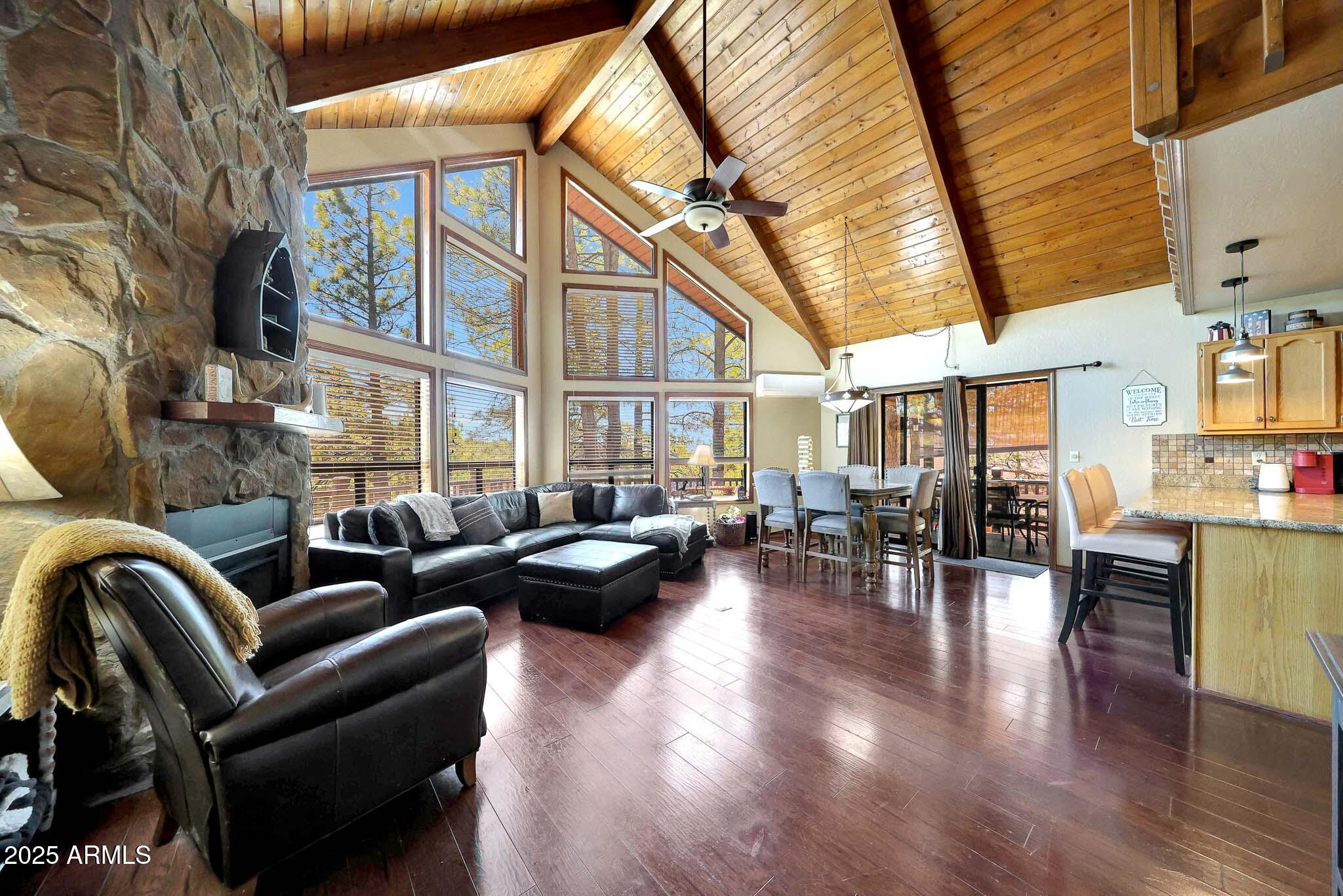 PINEWOOD 17 - Residential