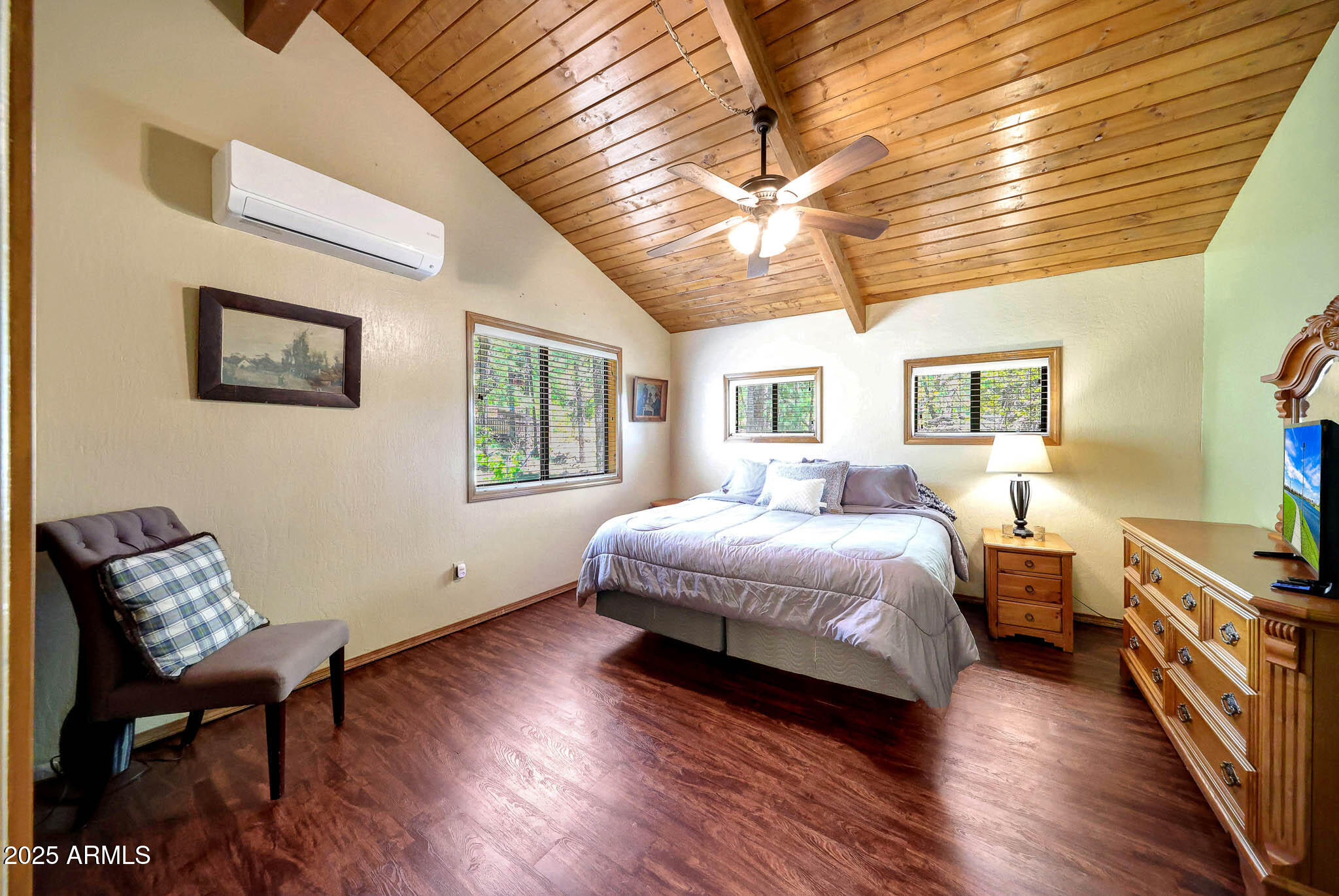 PINEWOOD 17 - Residential