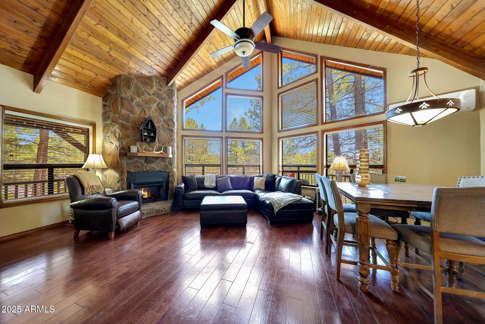 PINEWOOD 17 - Residential