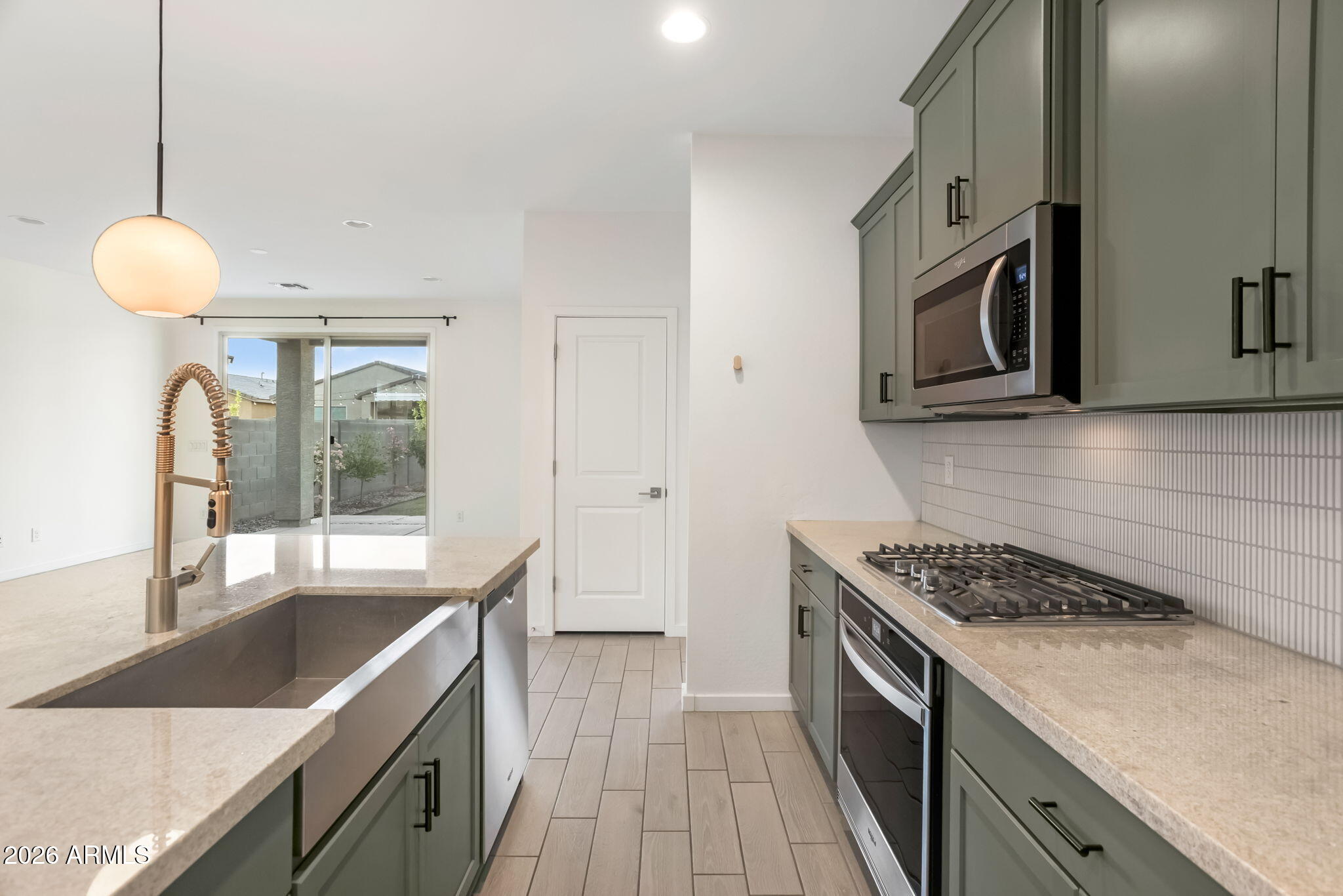 ELEMENT ON EUCLID - Residential